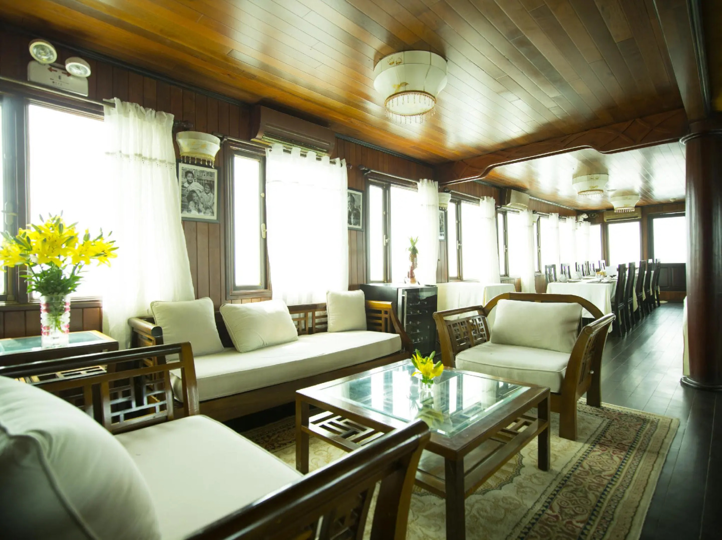 Garden Bay Premium Cruise