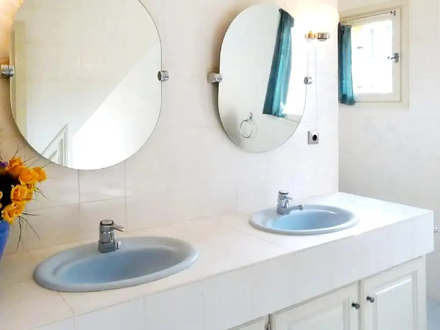 House With 4 Bedrooms in La Gaude, With Wonderful Mountain View, Priva