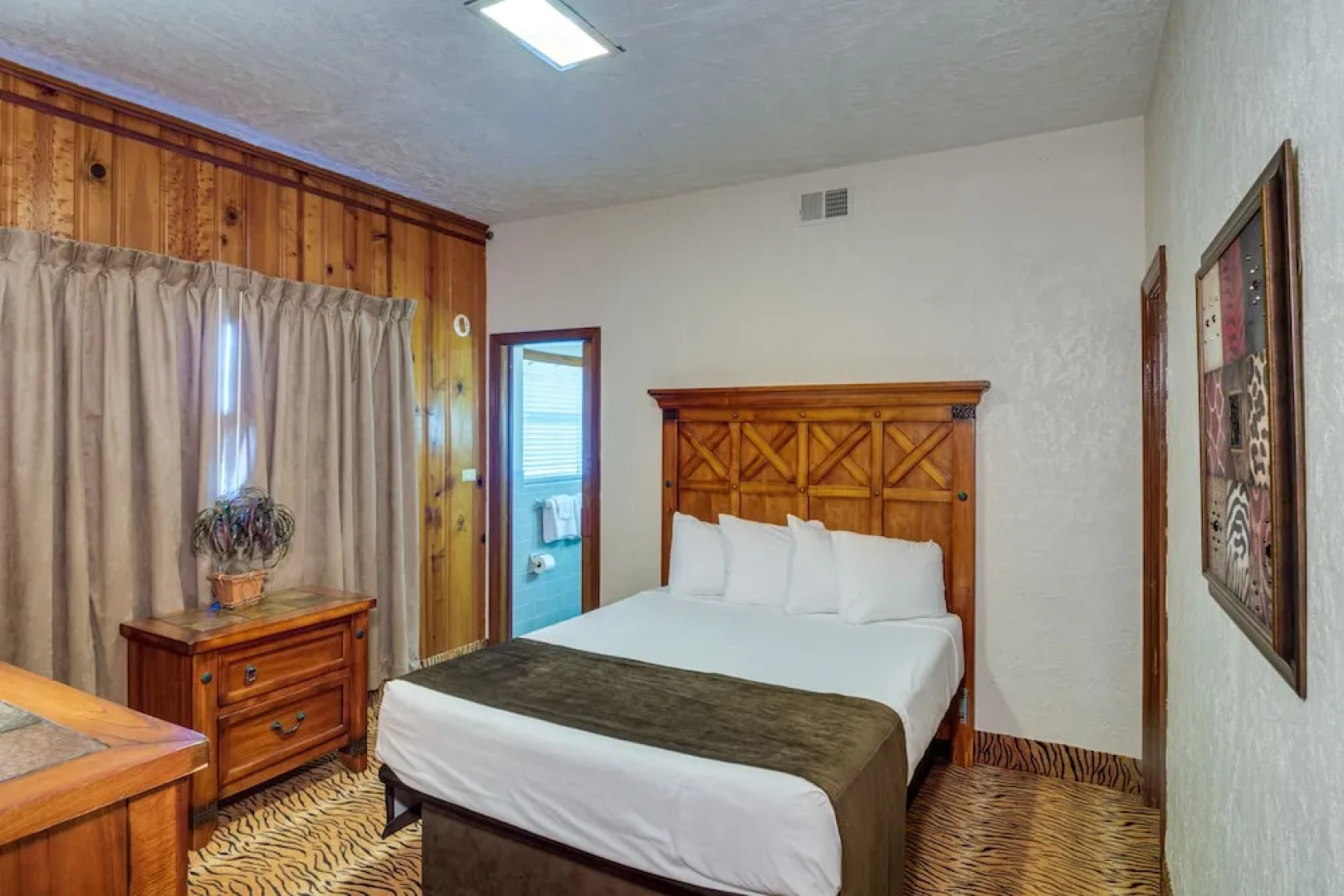 'ledge Lodge' Burkesville Getaway: Pool & Views!