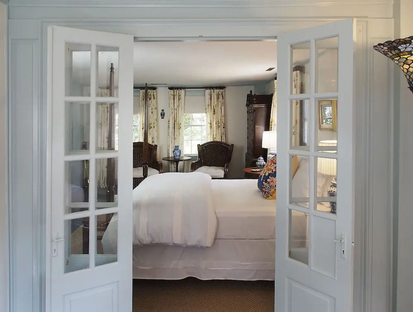 The Deacon & James Pharmacy B&B