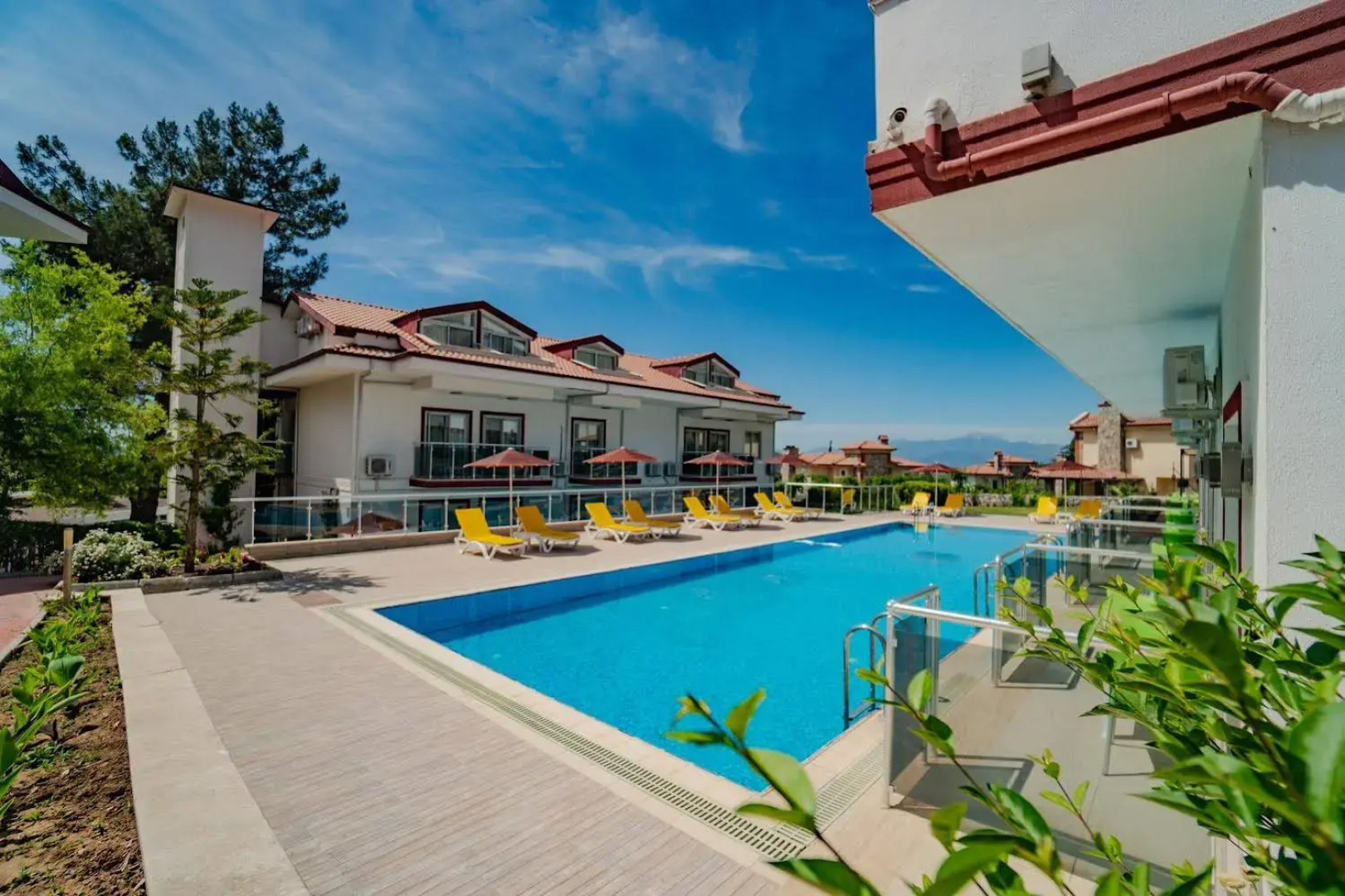 Sunshine Holiday Resort
