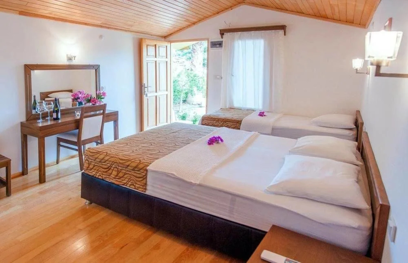 Felix Bungalow Hotel