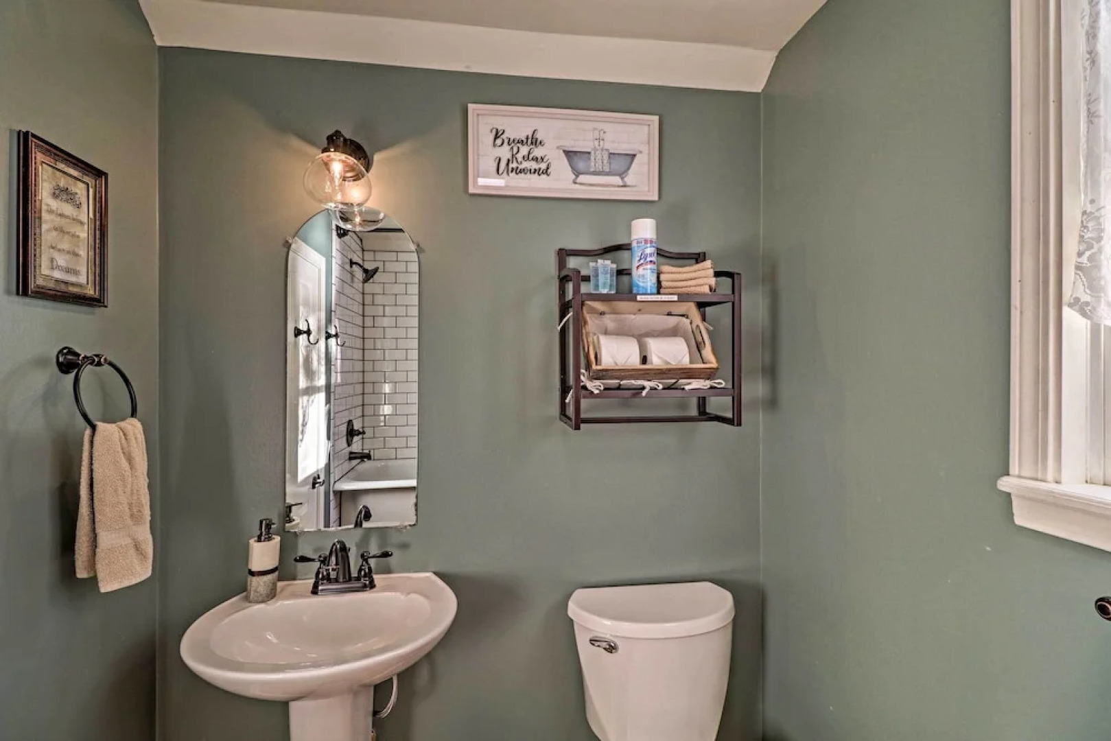 'riverside Hide-a-way' w/ Patio, Bbq, Fishing Pier