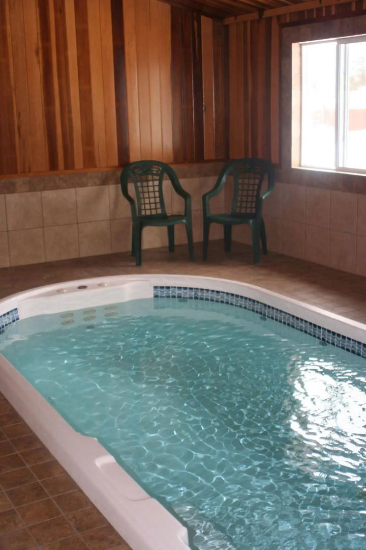 Mountain Landing Suites & RV Park