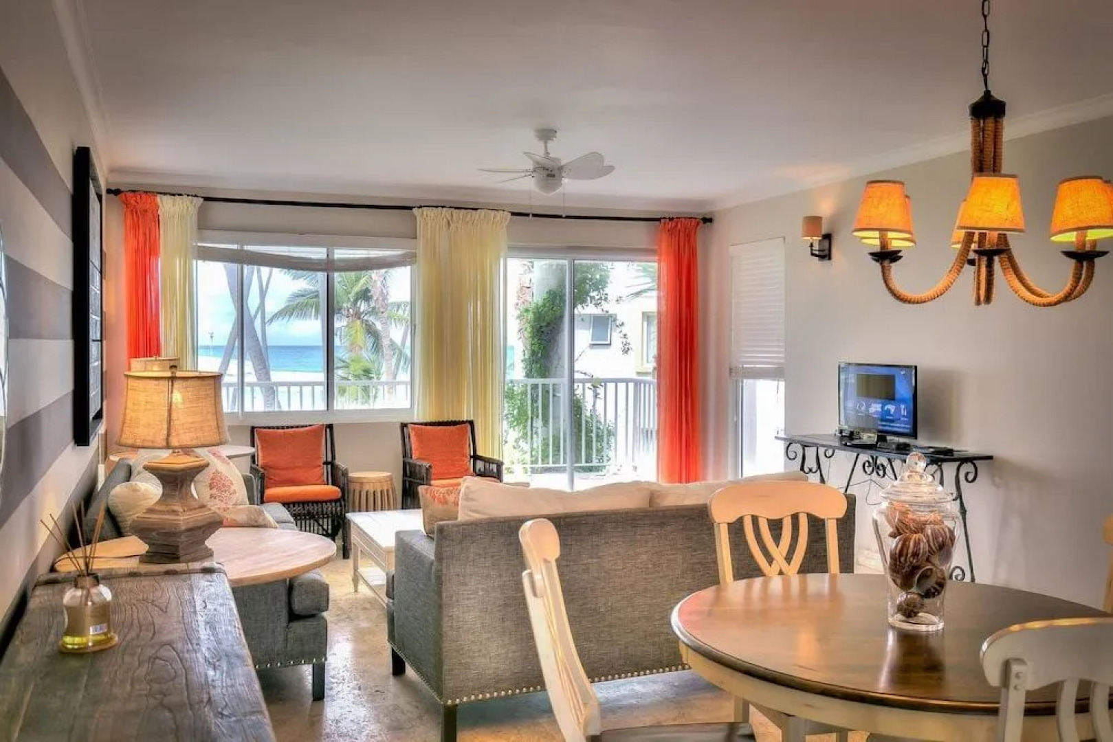 Beachfront Glamorous Apartment With Ocean Views