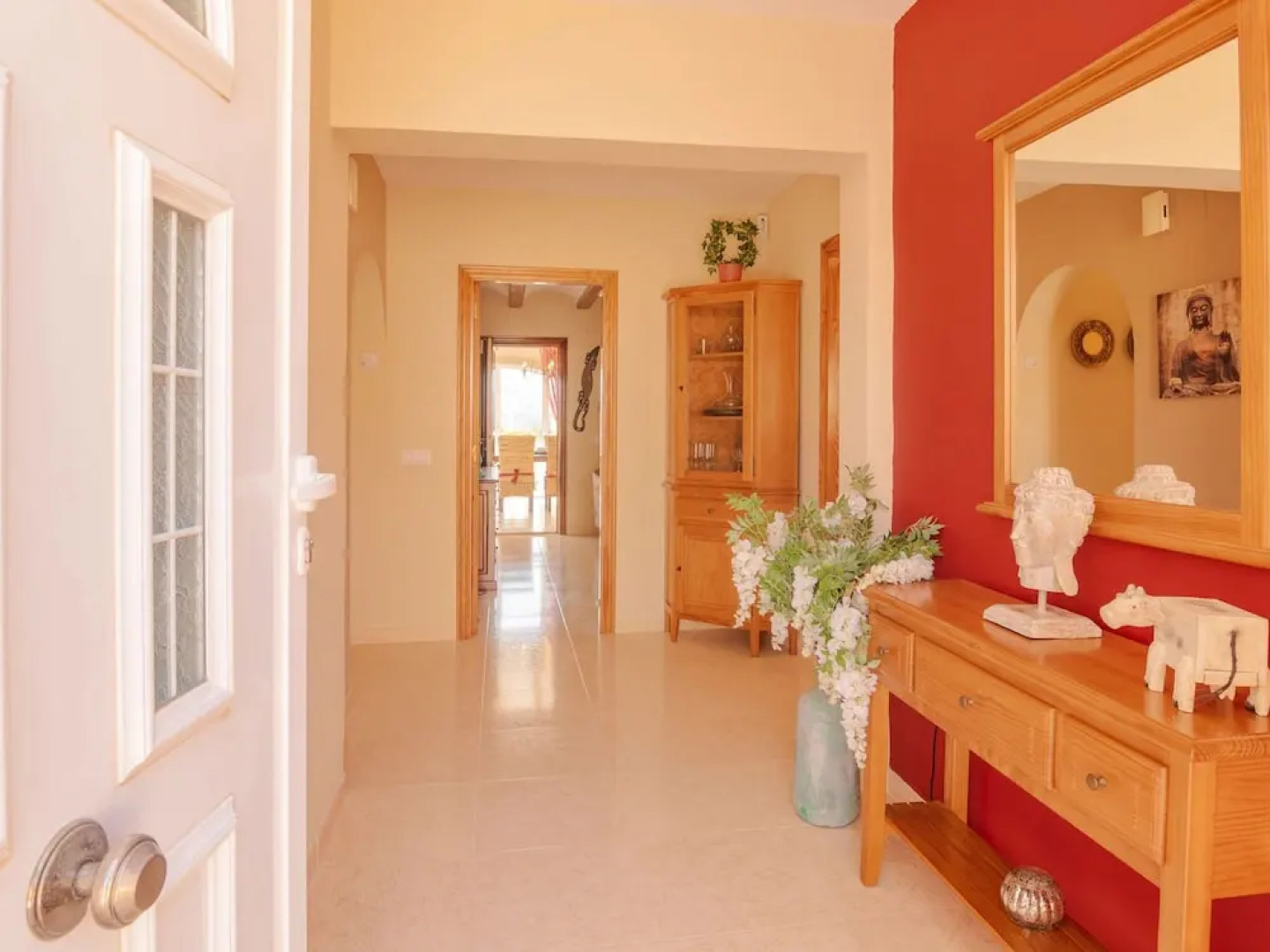 Villa With Very Spacious Terrace, Beautiful View of the Mountains & Private Pool