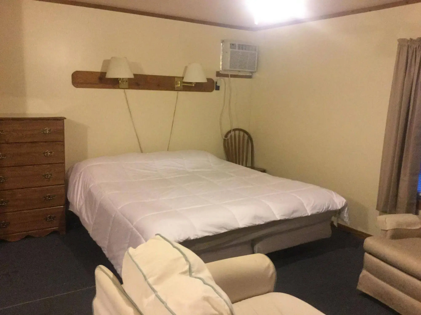 Waters Edge Motel