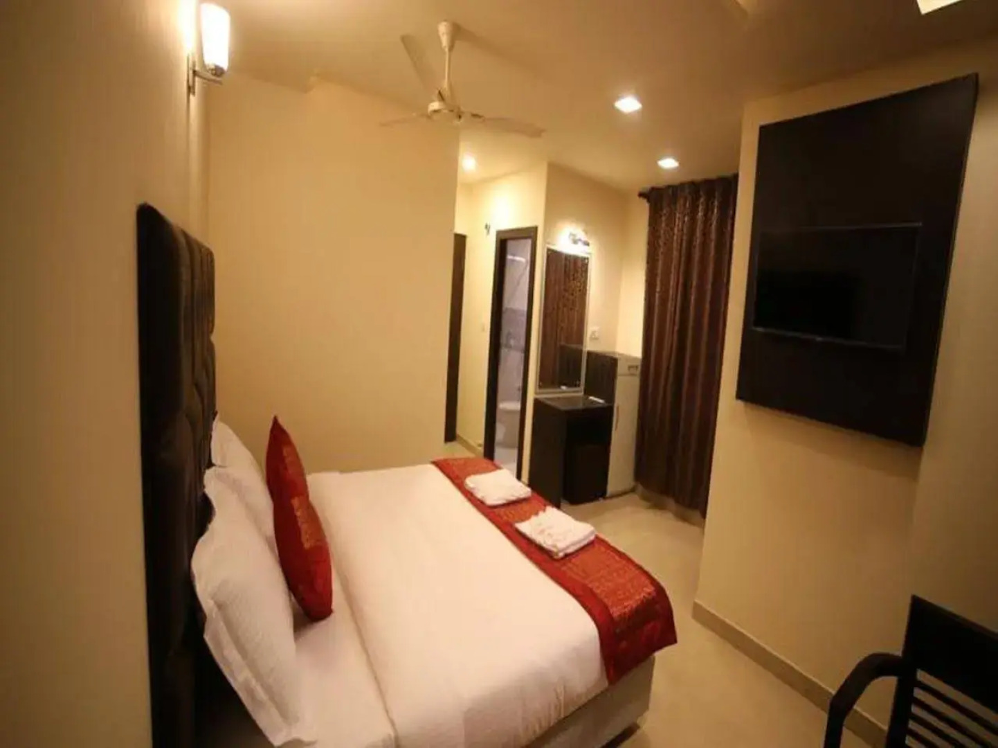 Royal Rosette Lake View Boutique Hotel