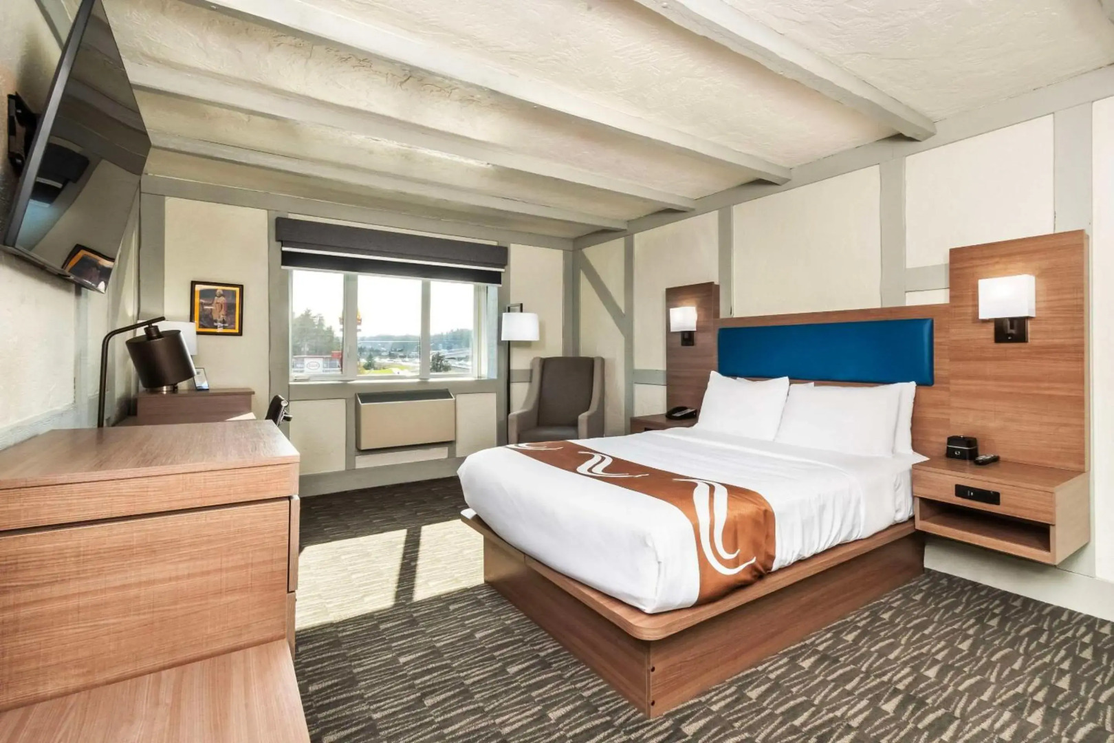 Quality Inn Waddling Dog