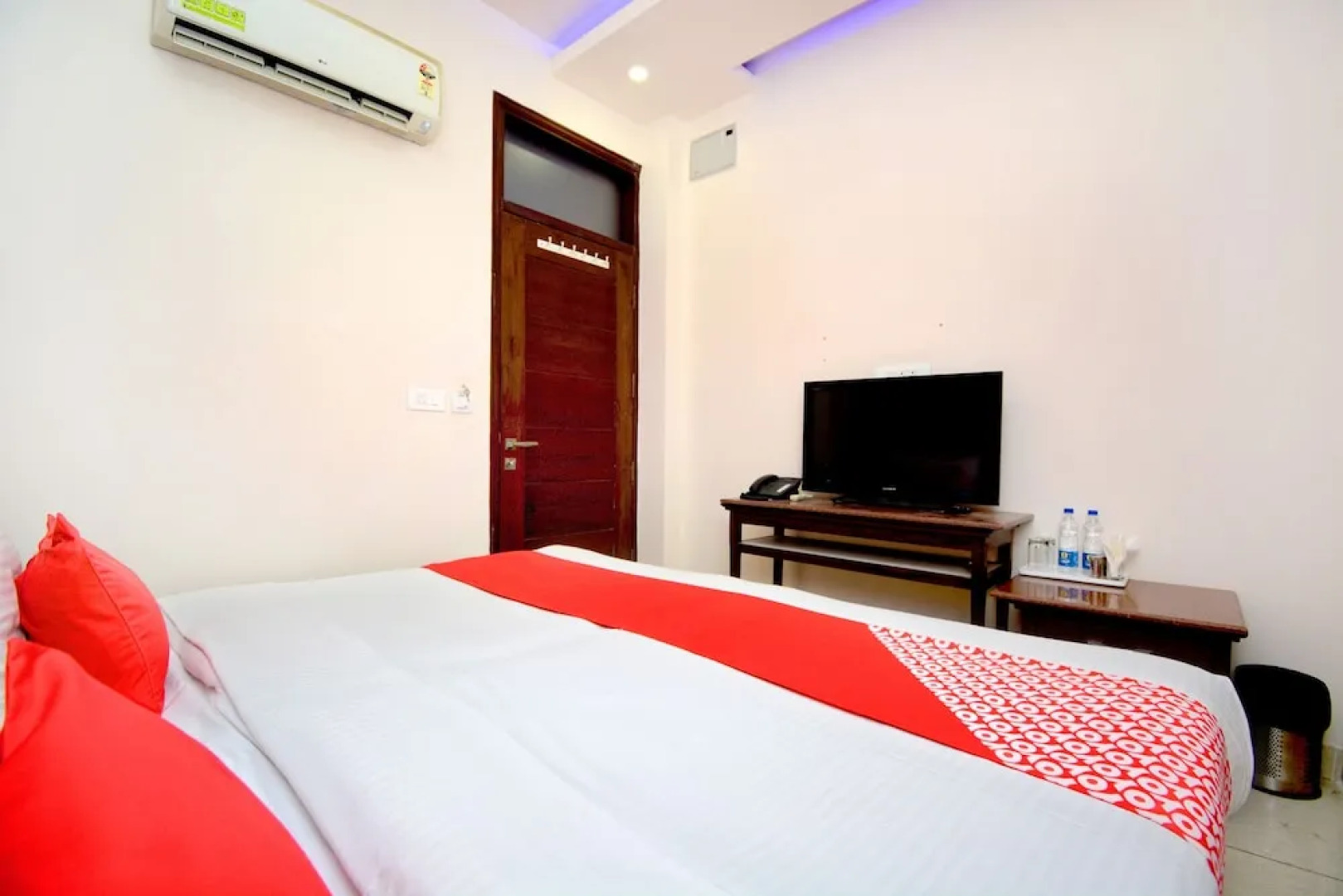 Leela Residency By OYO Rooms