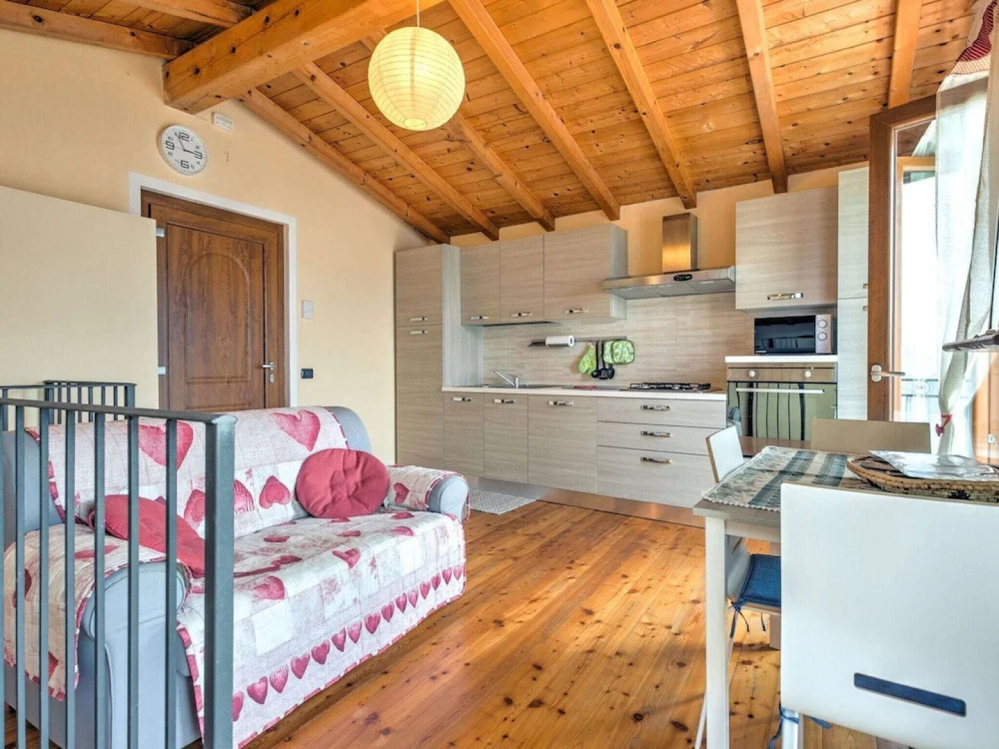 Modern Holiday Home with Swimming Pool in Gravedona