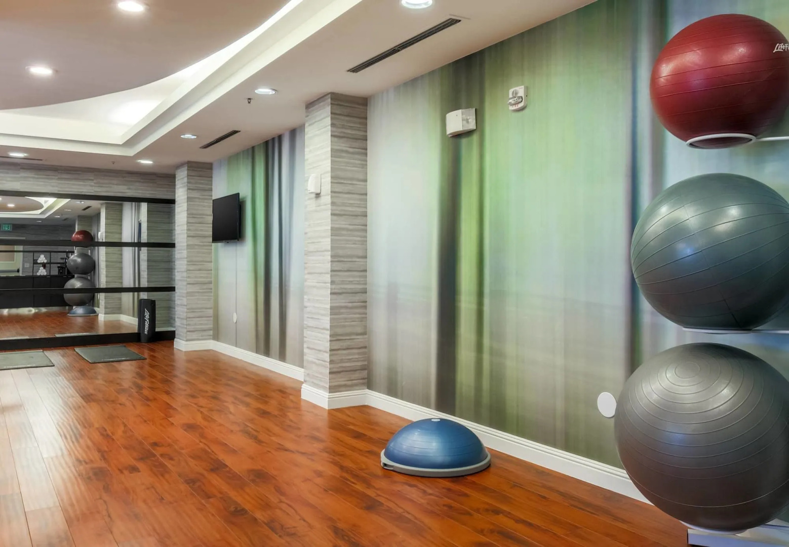 Courtyard Roseville Galleria Mall/Creekside Ridge Drive