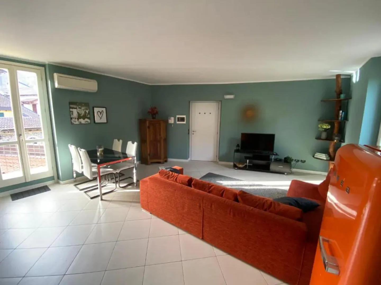 Casa Bellagio Beach: Pool, 100m Lake & near City