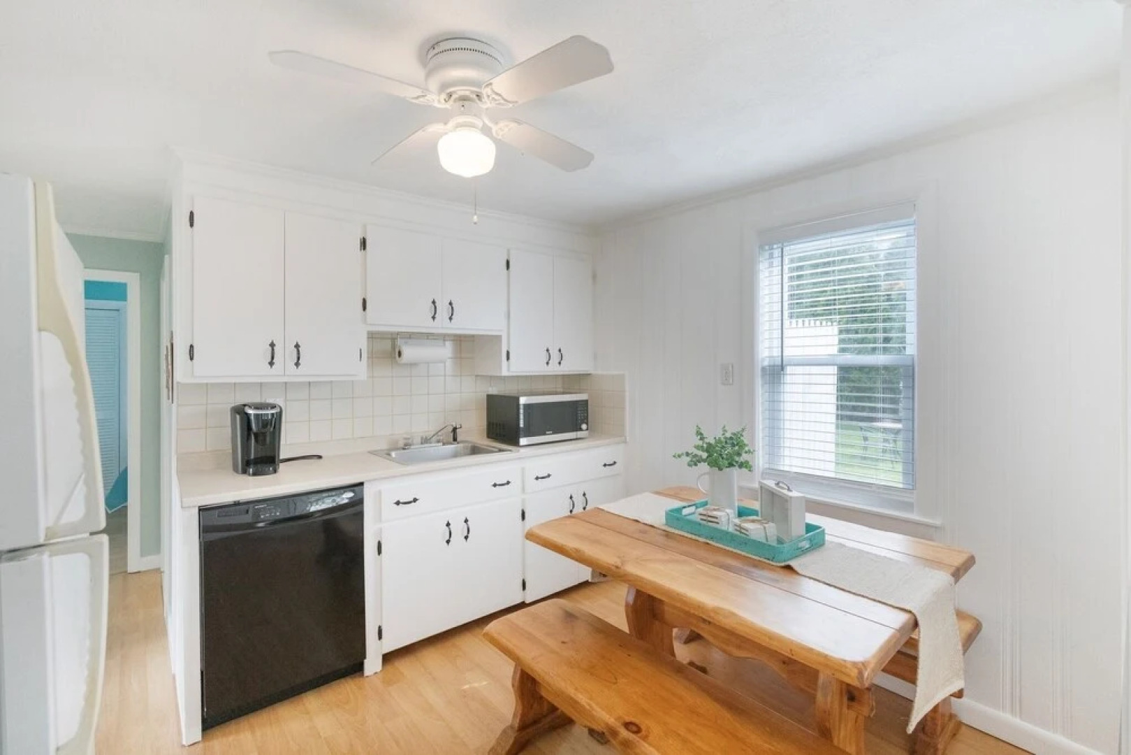 Shore To Please - Enjoy A Relaxing Getaway In Bonnet Shores 3 Bedroom Home by Redawning