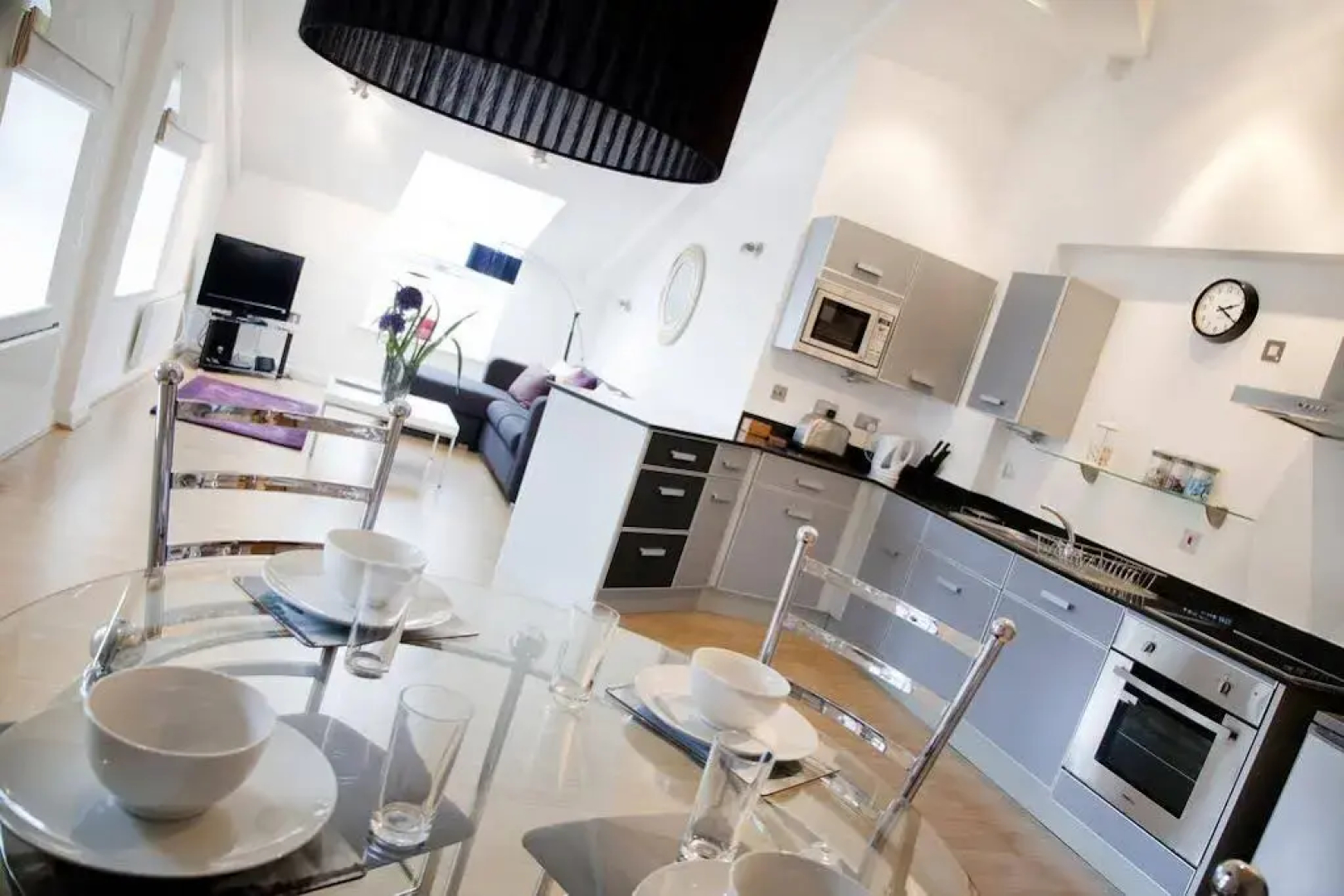 nightspace: Regent House Apartments