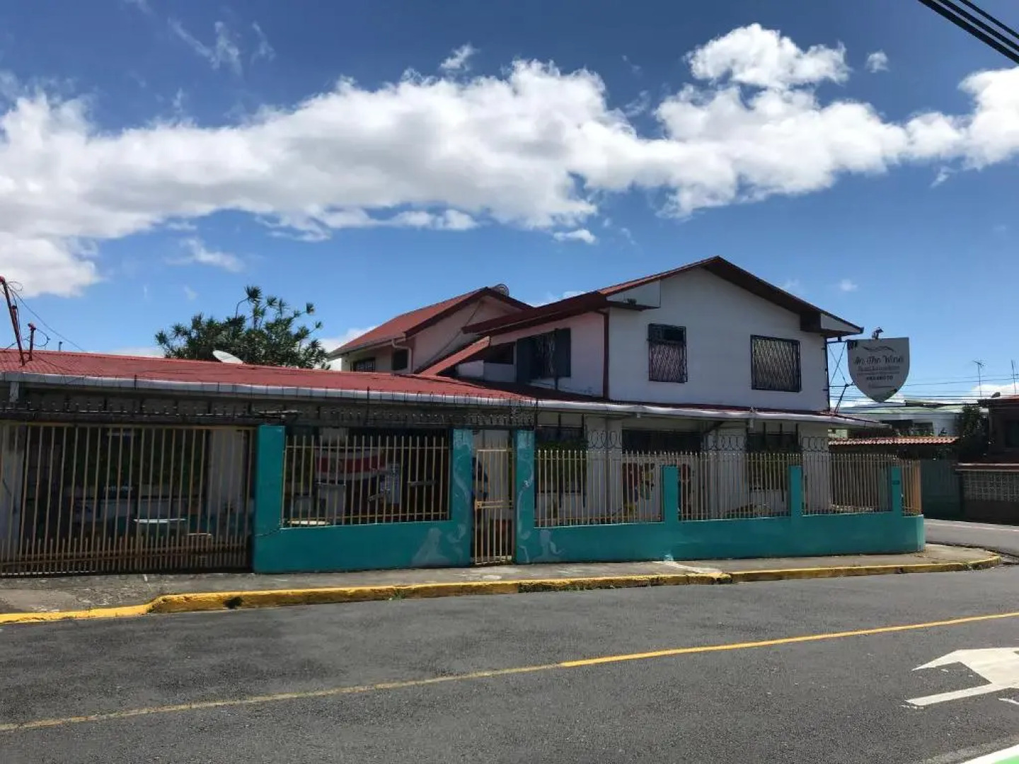 In The Wind Hostel And Guesthouse