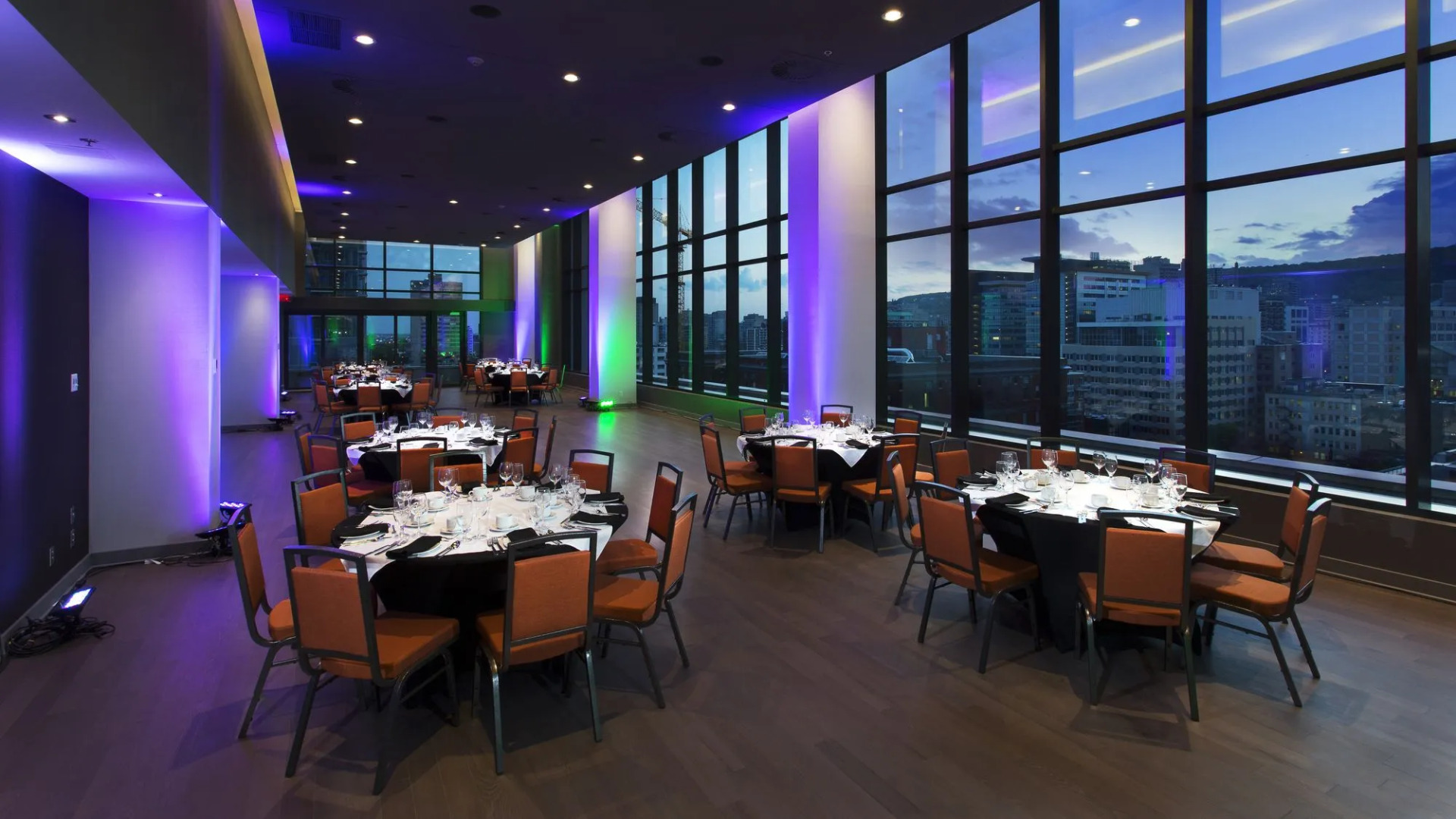 Holiday Inn Hotel & Suites Montreal Centre-ville Ouest by IHG