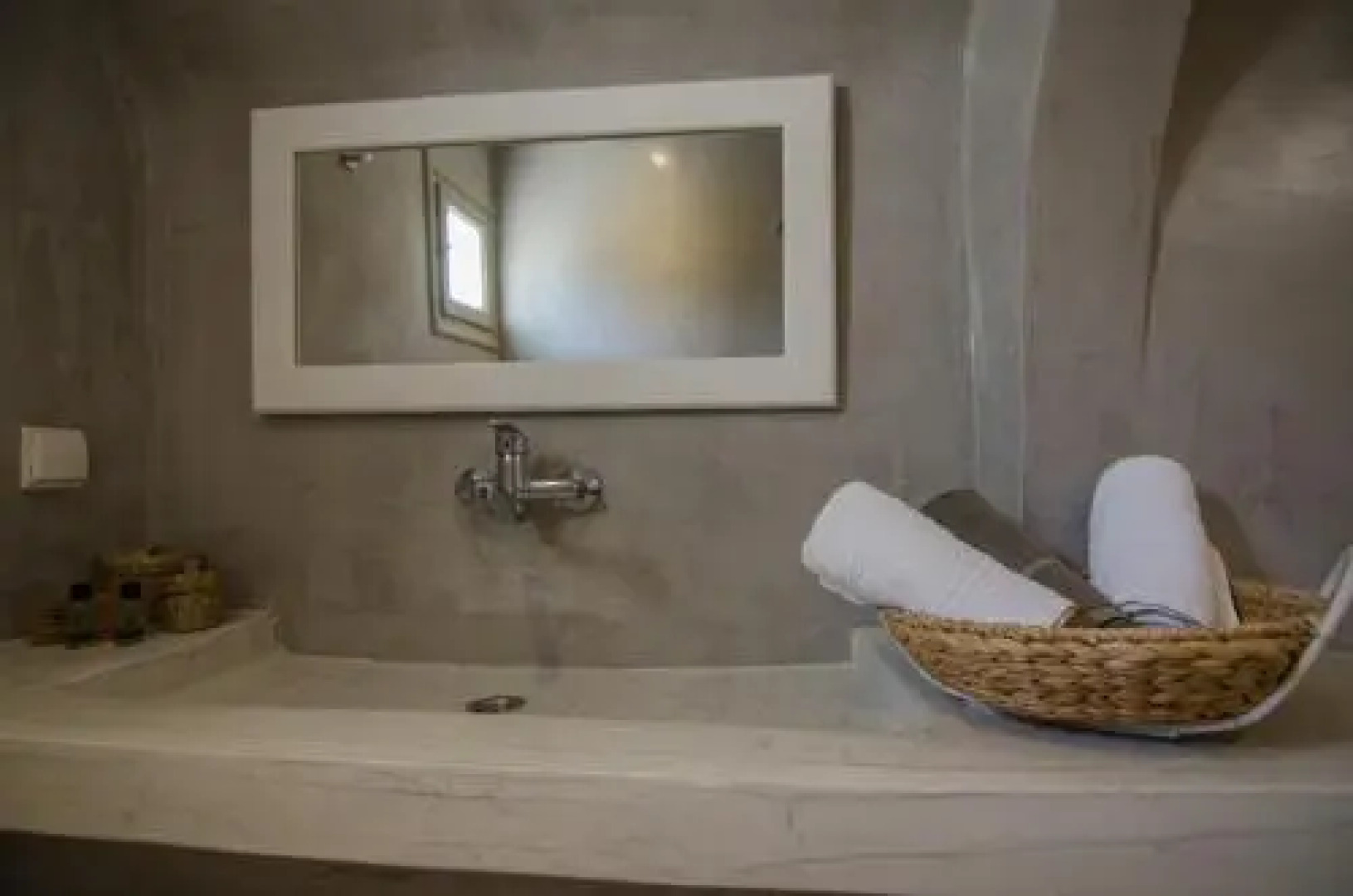 Island House Apartments