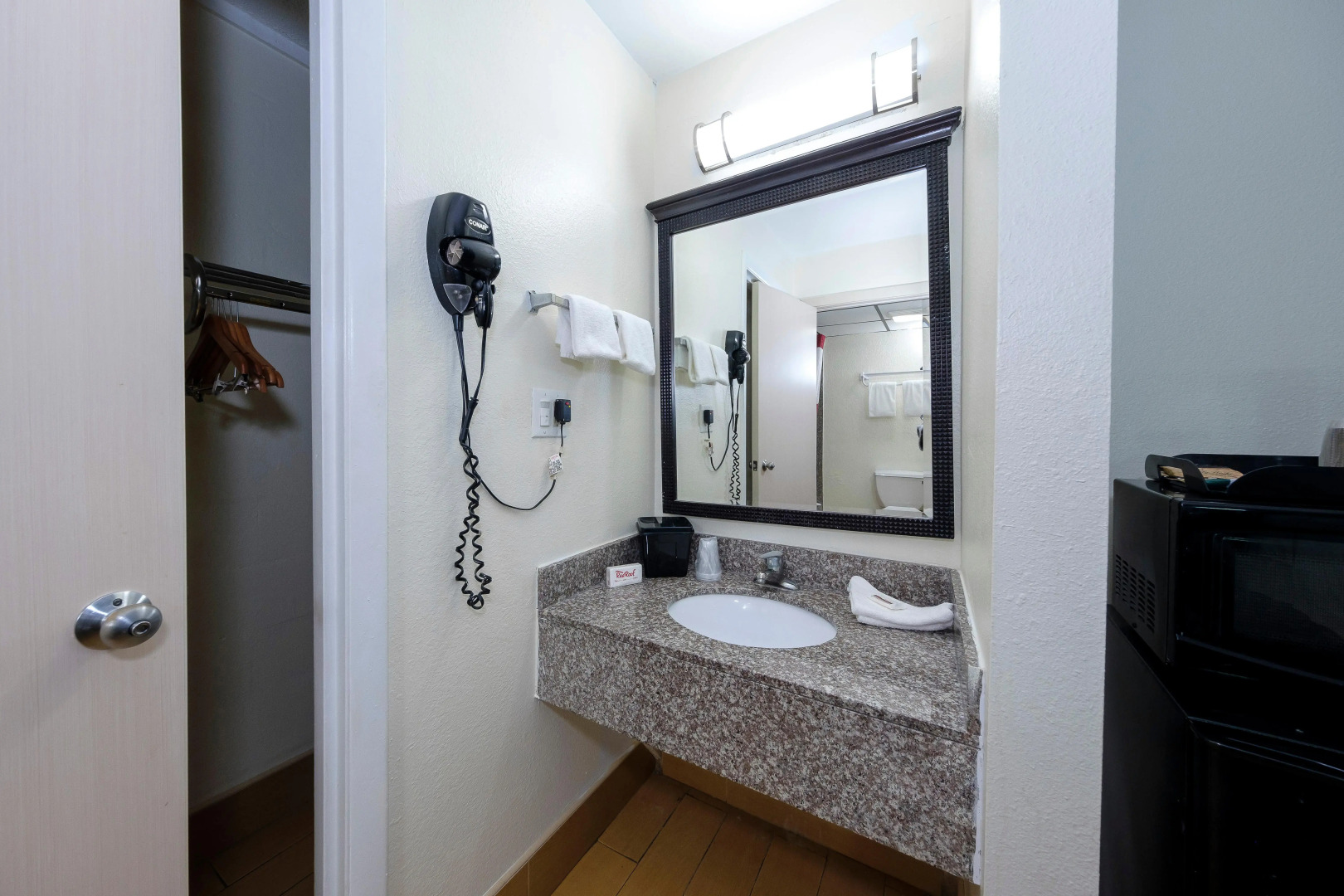 Red Roof Inn Crestview