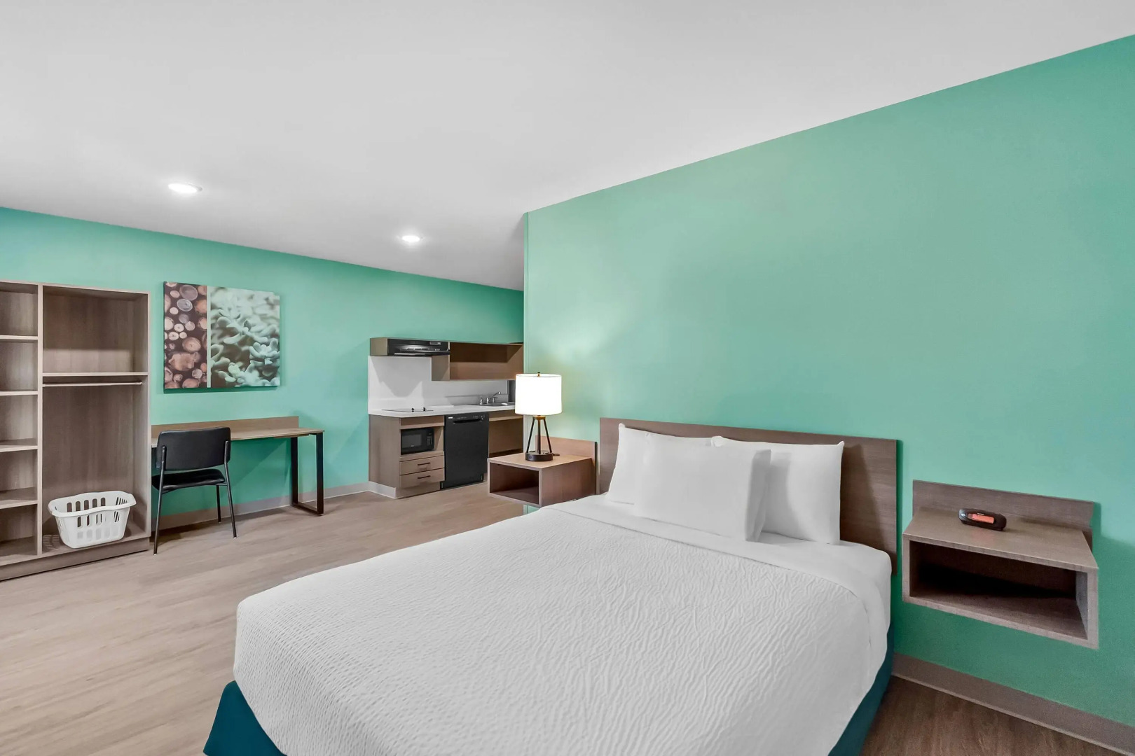 ECHO Suites Extended Stay by Wyndham Sterling