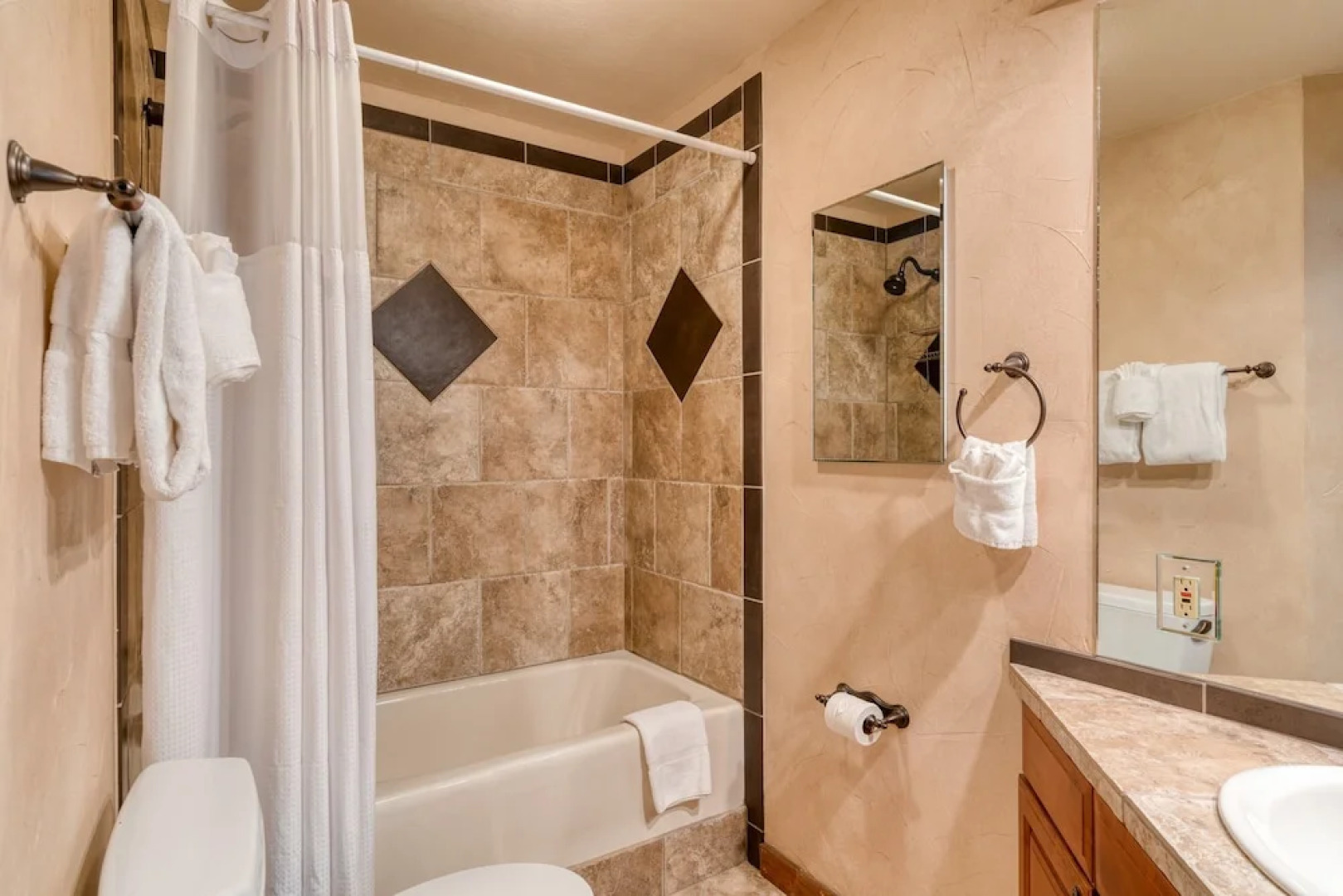 Topaz Estate by Avantstay Luxe Home, Pool + View