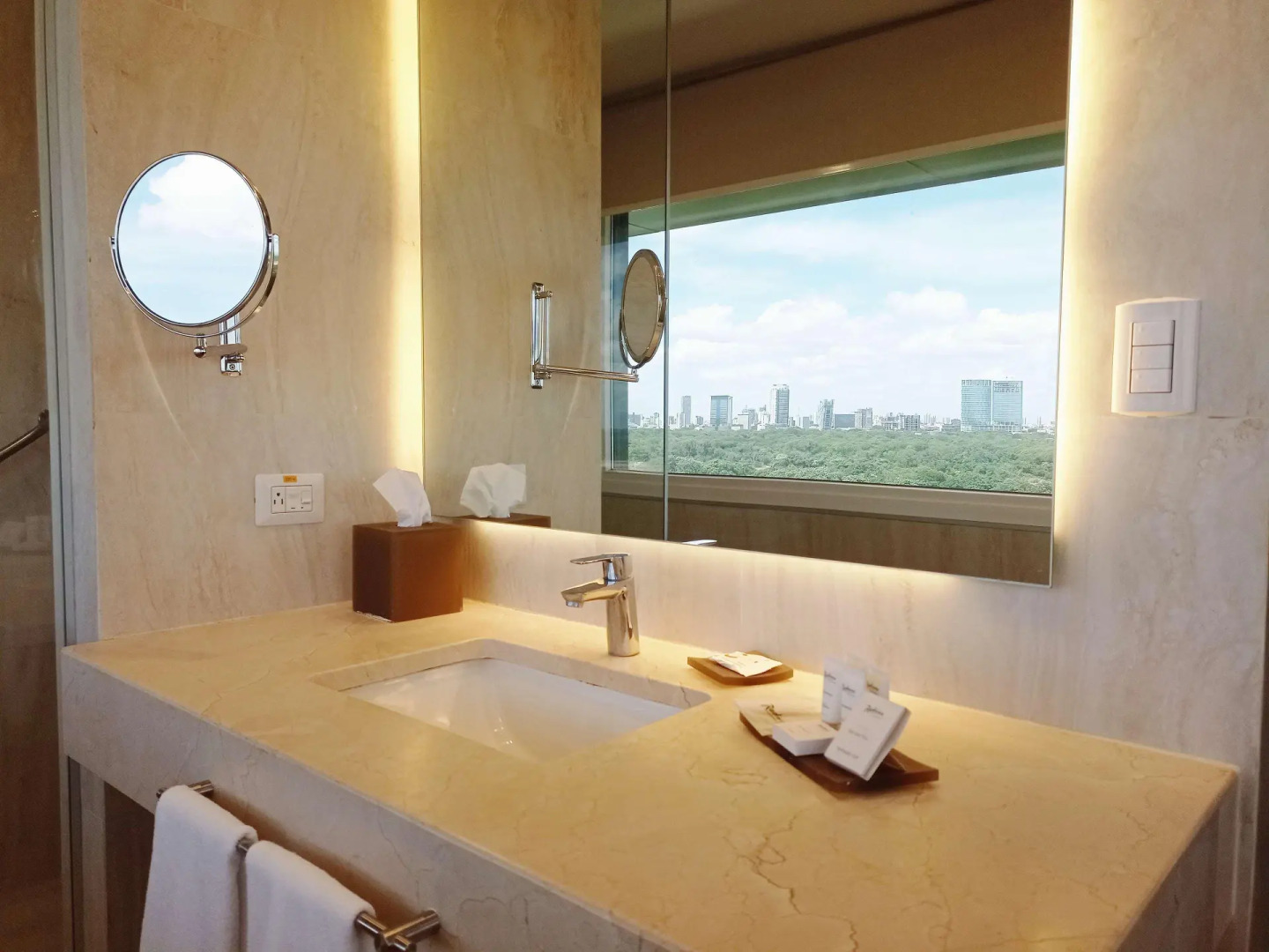 Radisson Hotel Santa Cruz