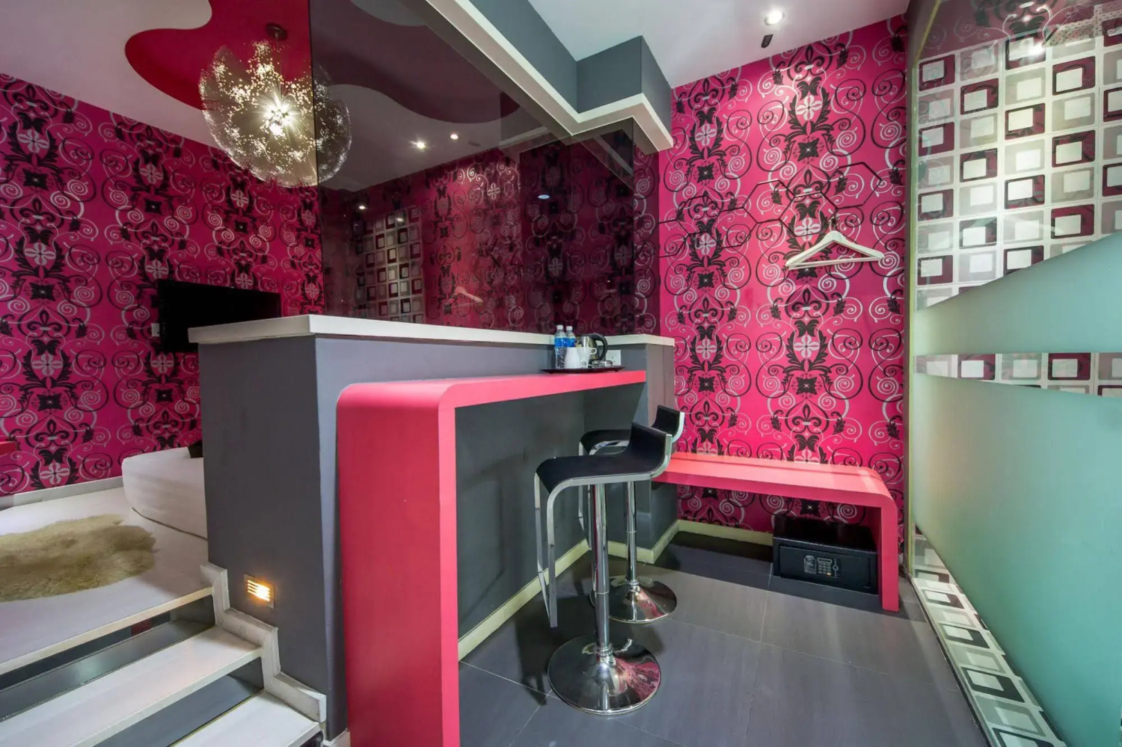 Rooms Boutique Hotel