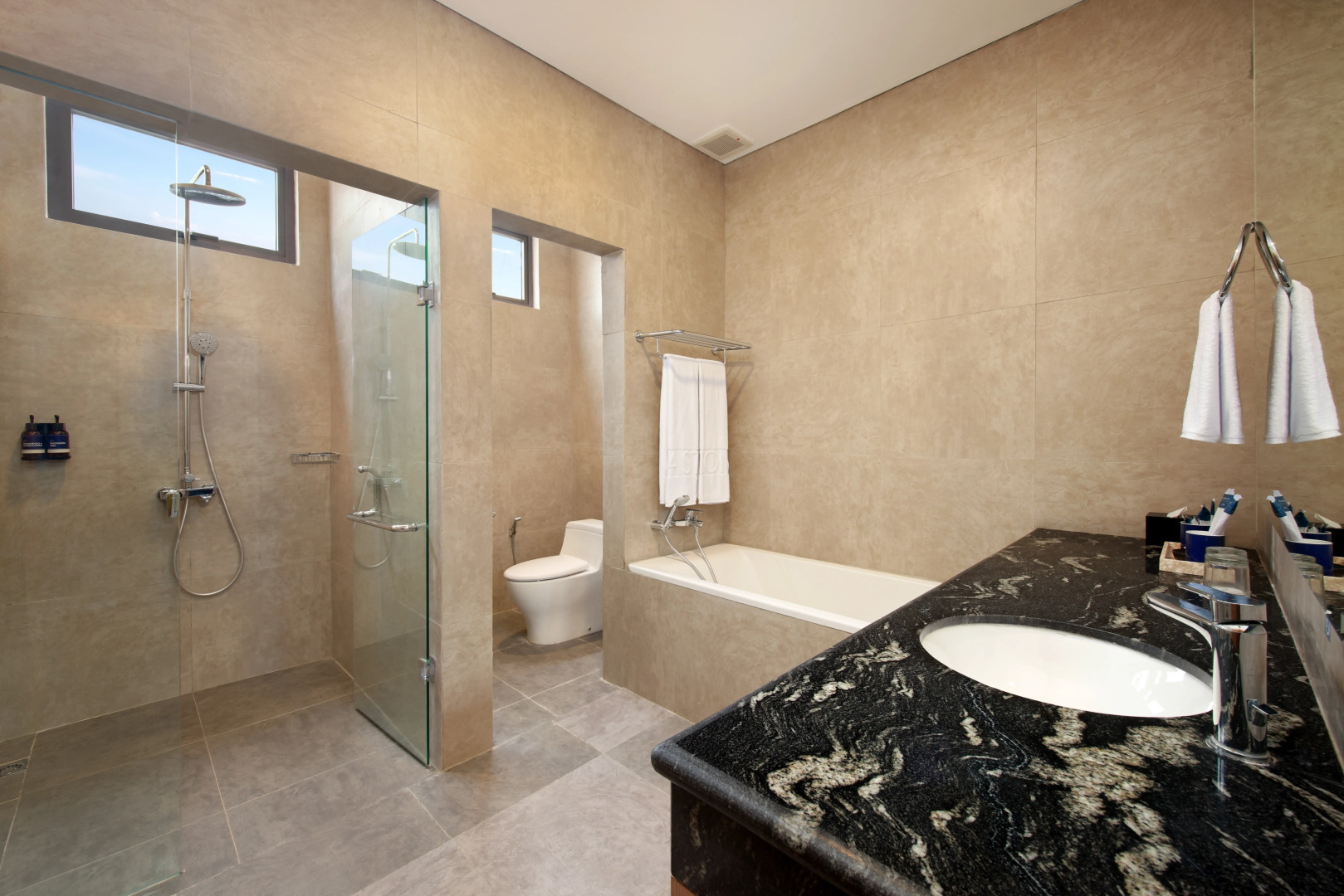 Aston Palu Hotel & Conference Center