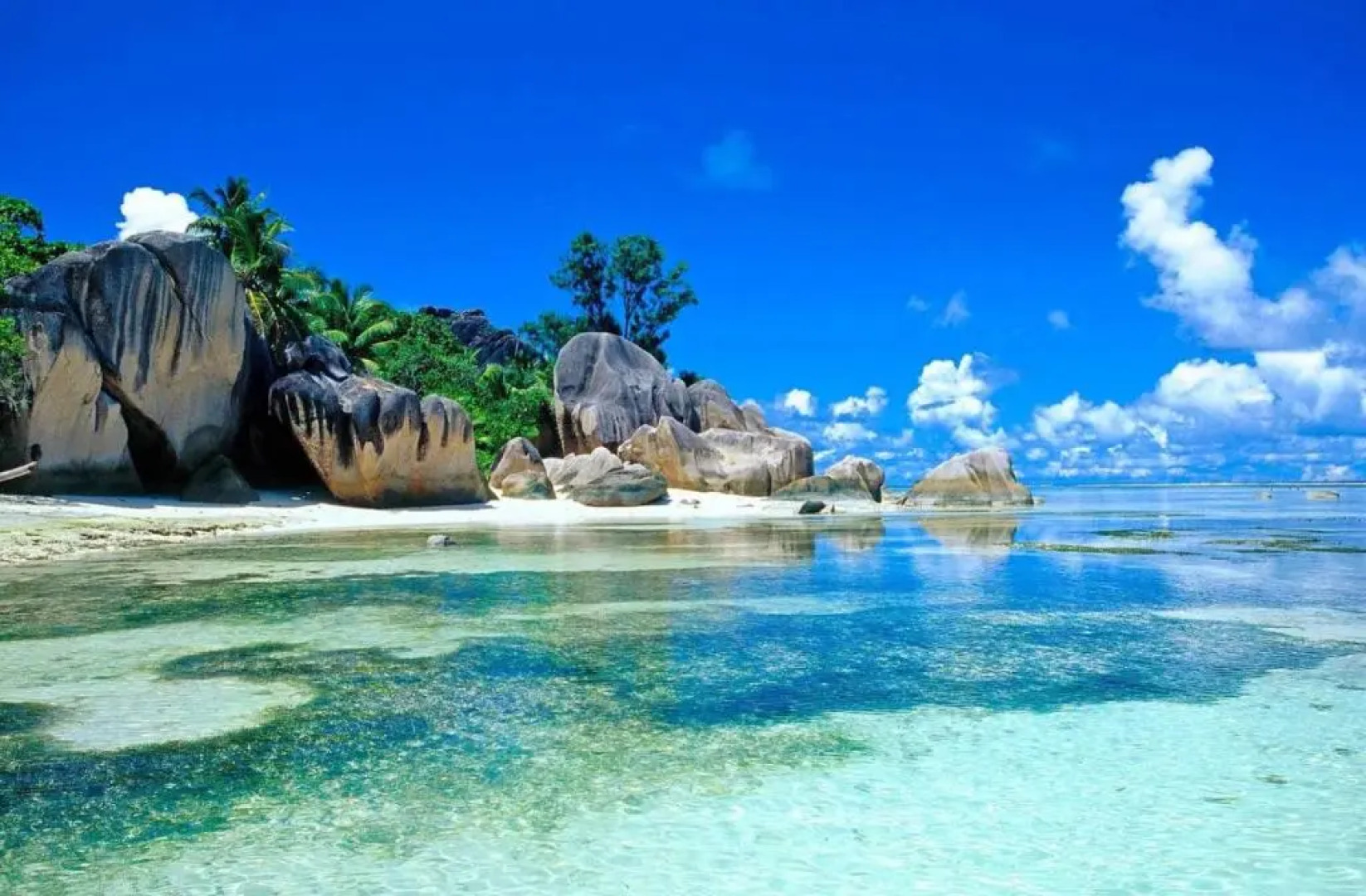 Laputa Hotel Phu Quoc