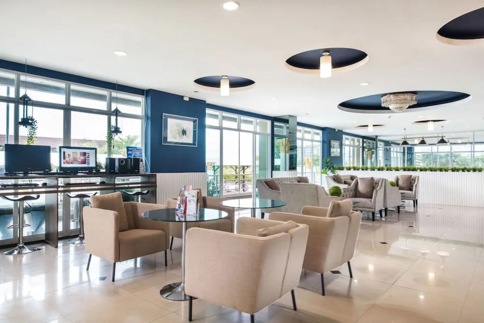 Grand Holiday Residence