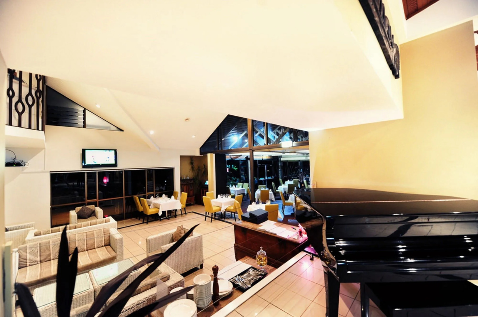 BreakFree Aanuka Beach Resort