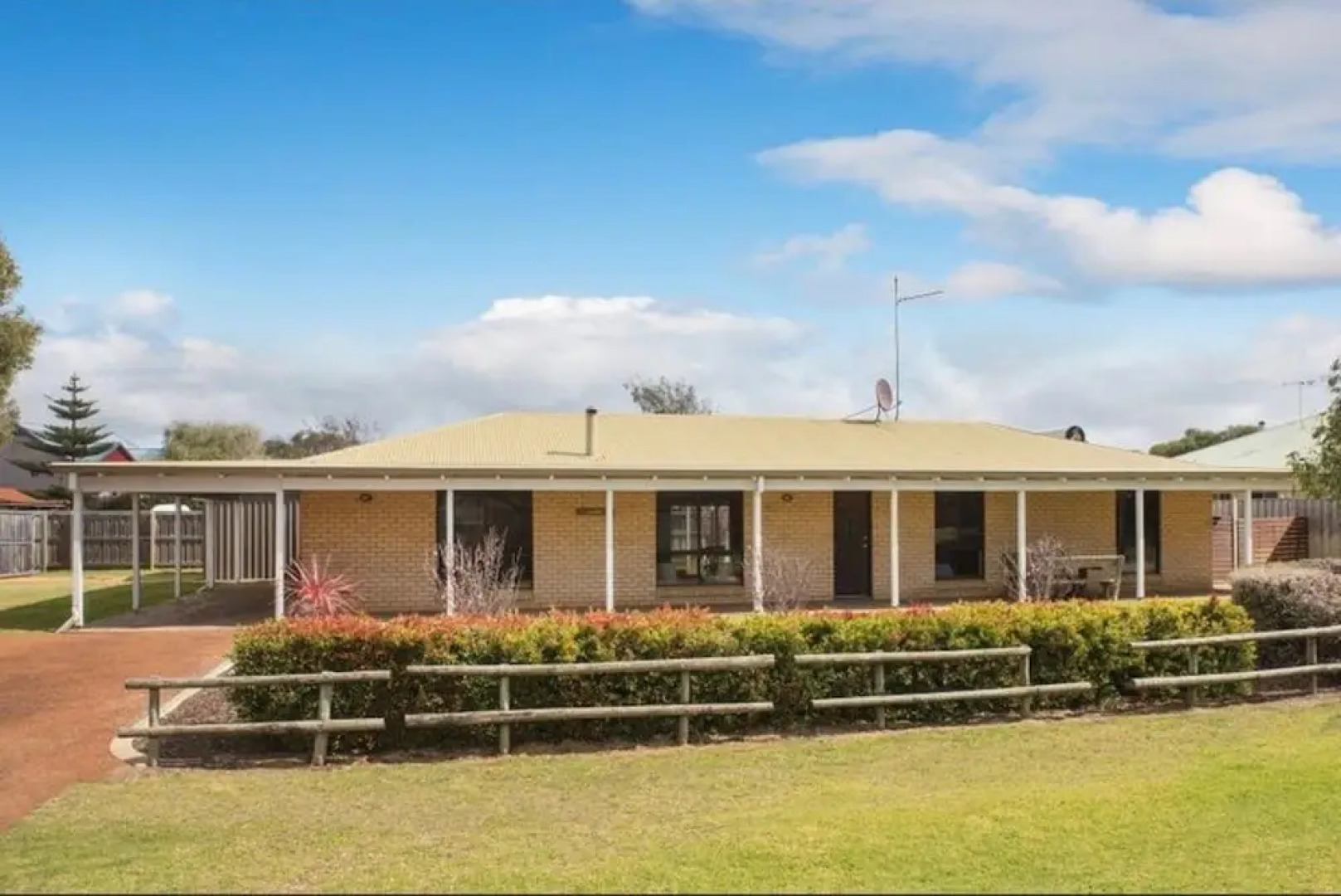 Crystal Shores,Pet Friendly, Beach, Family