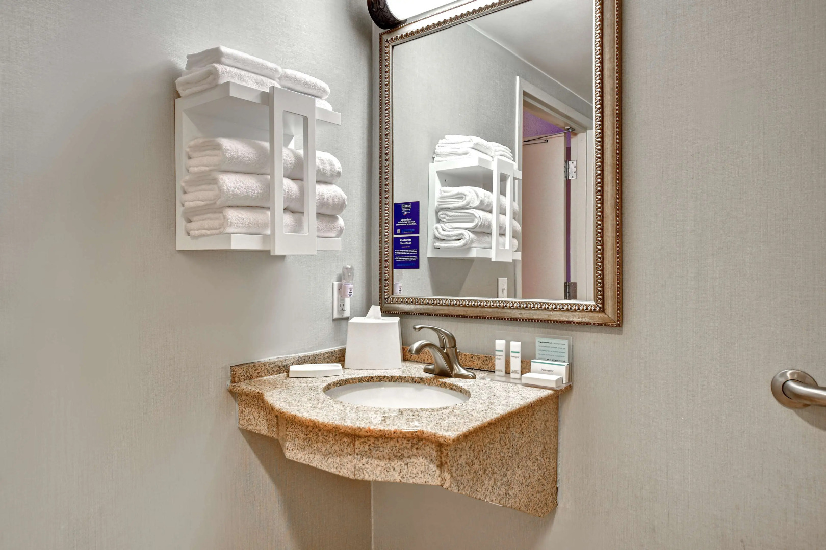 Hampton Inn & Suites Alexandria Old Town Area South