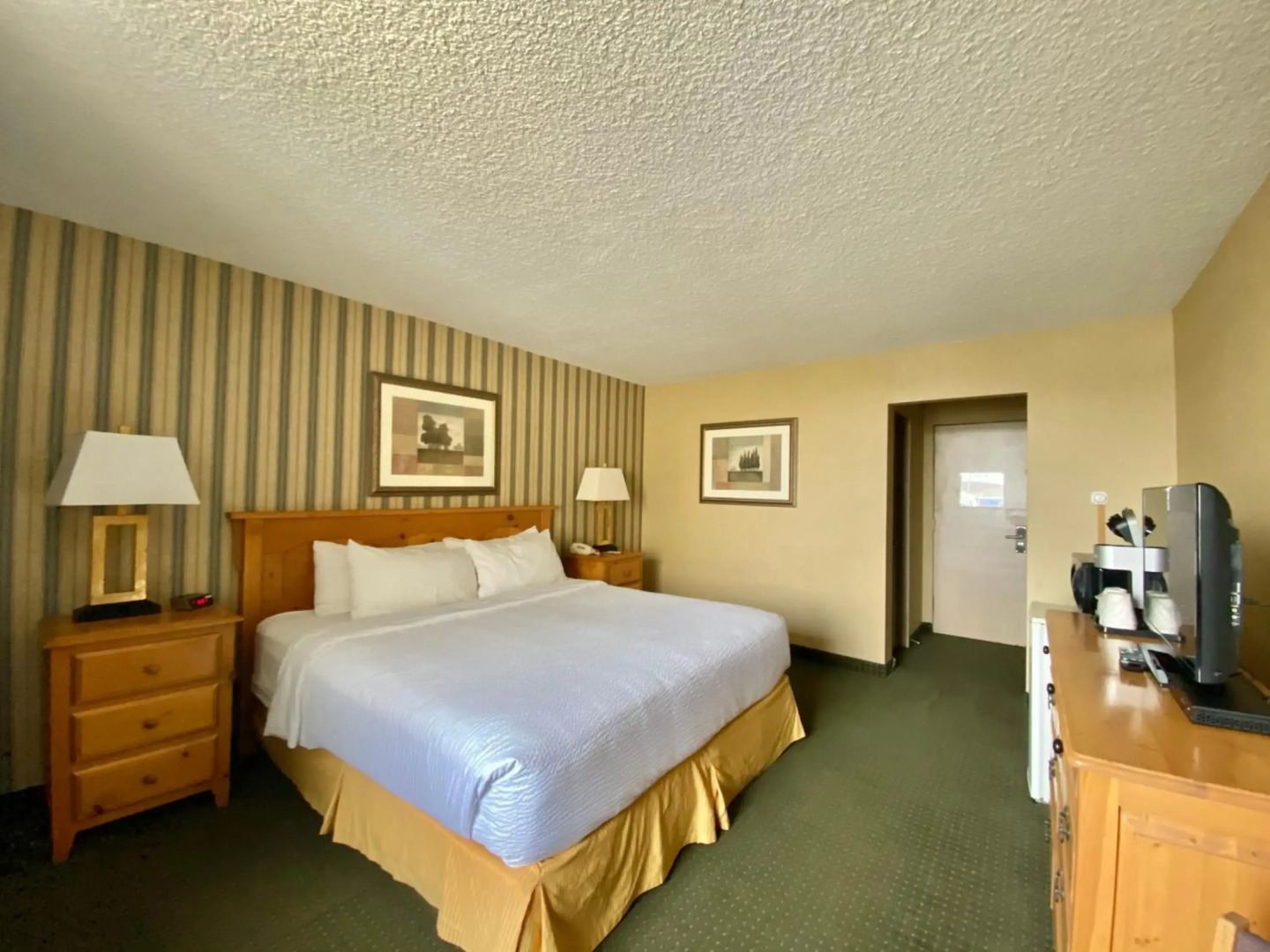 Ramada by Wyndham Whitecourt