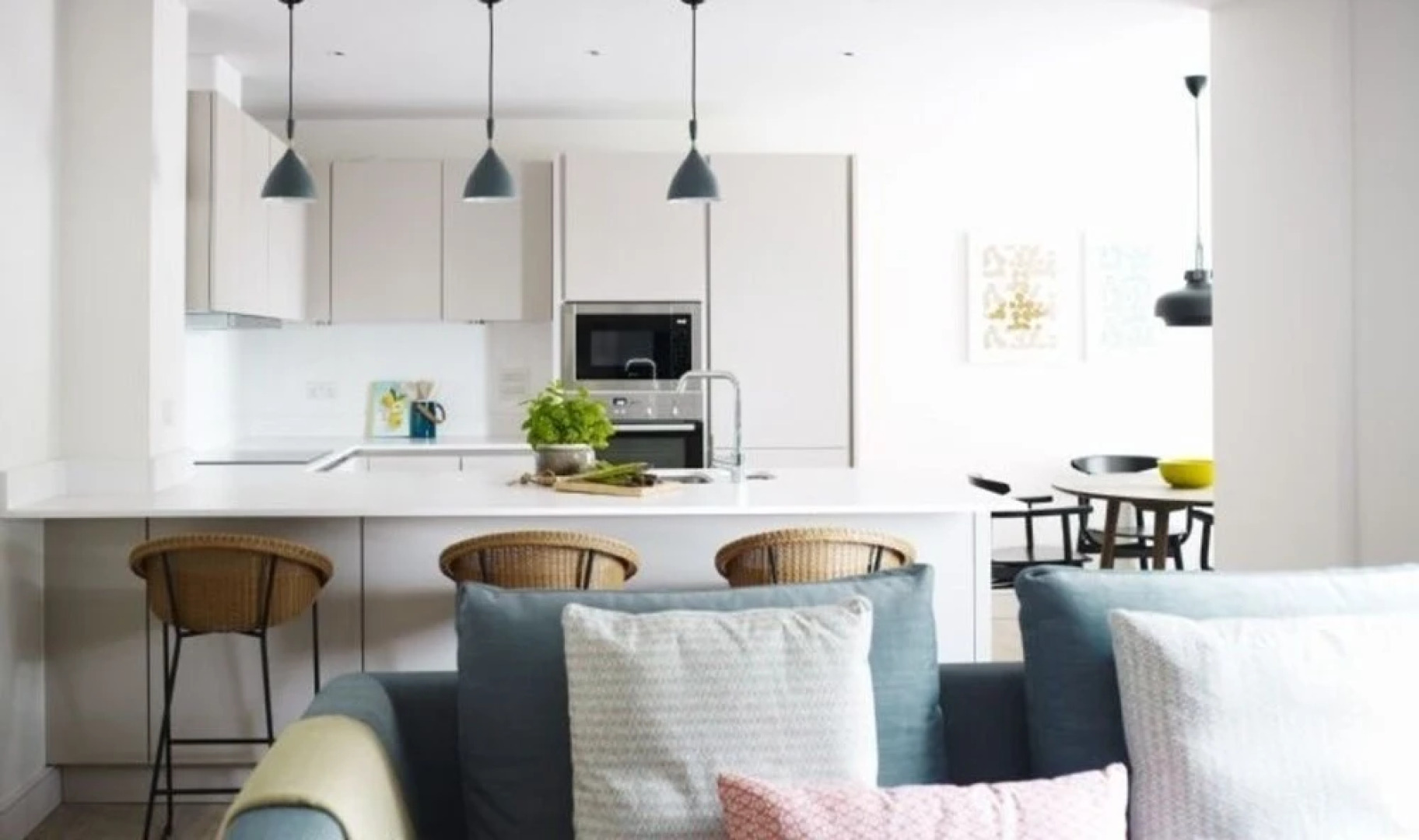 8 The Salterns, Chichester 402400