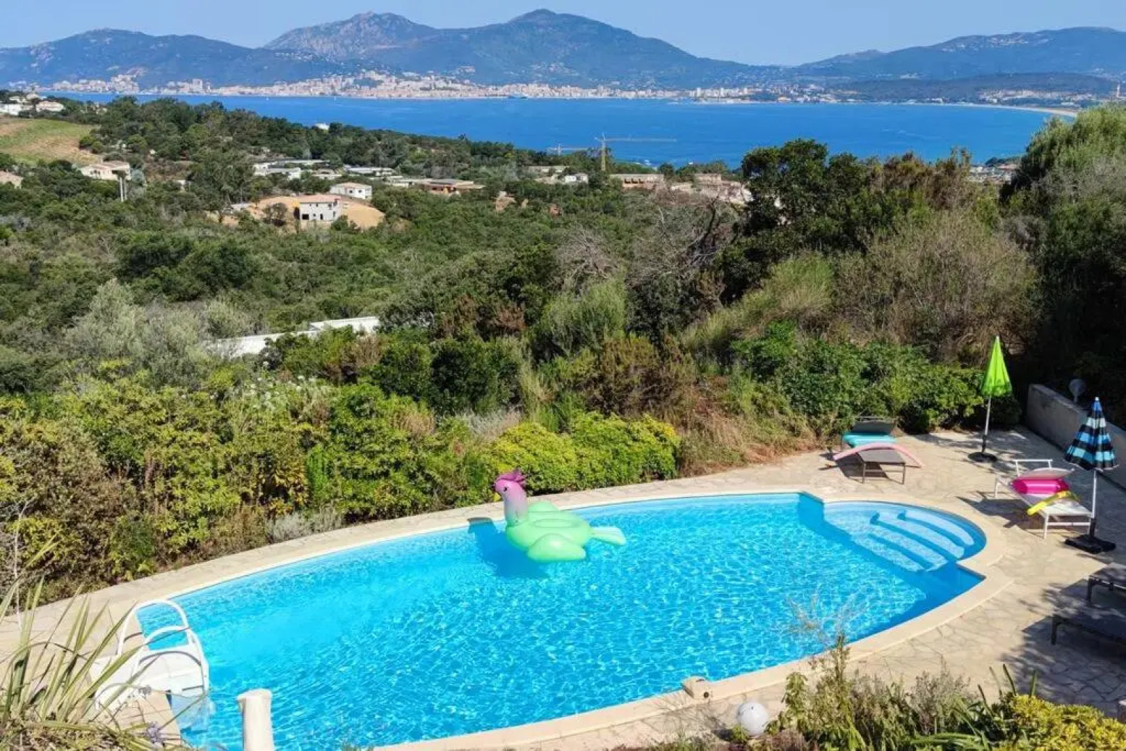 F4 a Porticcio Avec Piscine Et Vue Sur Mer