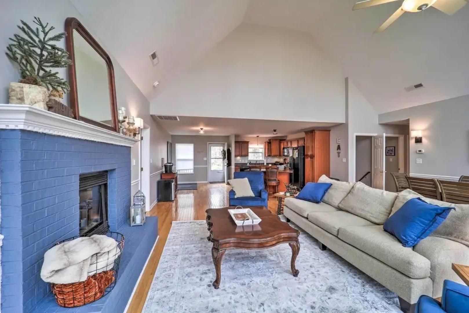 Hot Tub & Deck: Beech Mountain Family Cabin