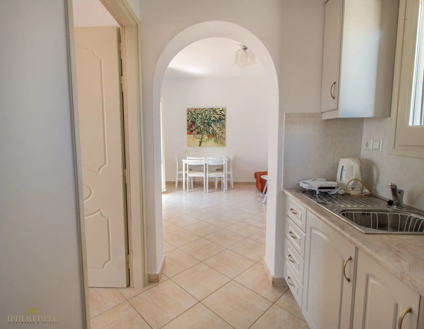 Iphimedeia Apartments & Suites