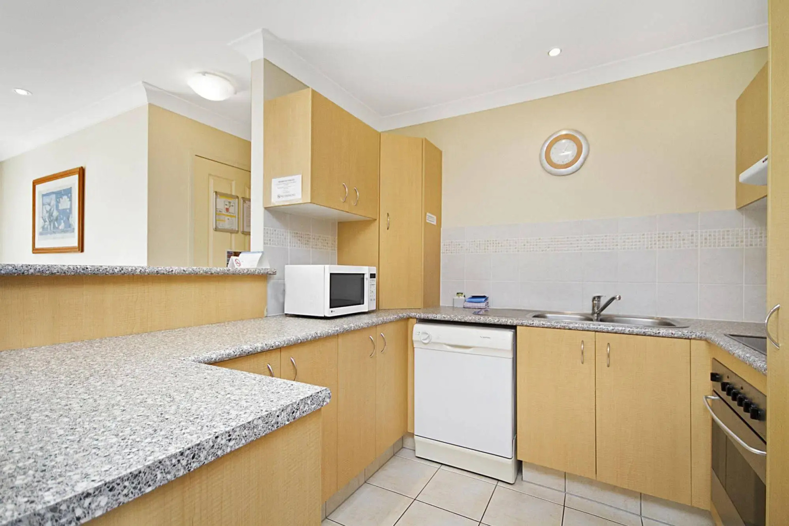 Golden Riviera Beach Resort