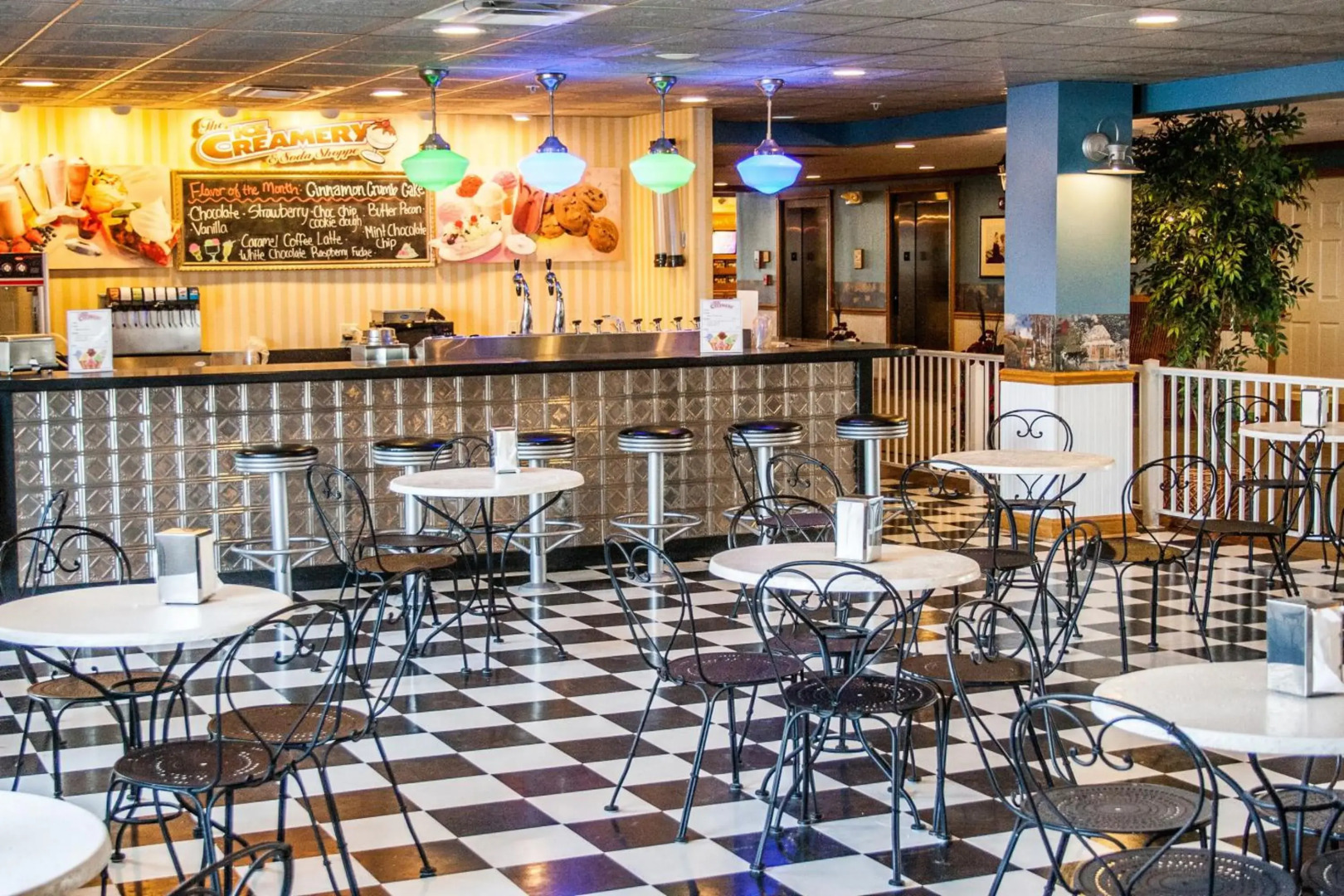 Blue Gate Garden Inn