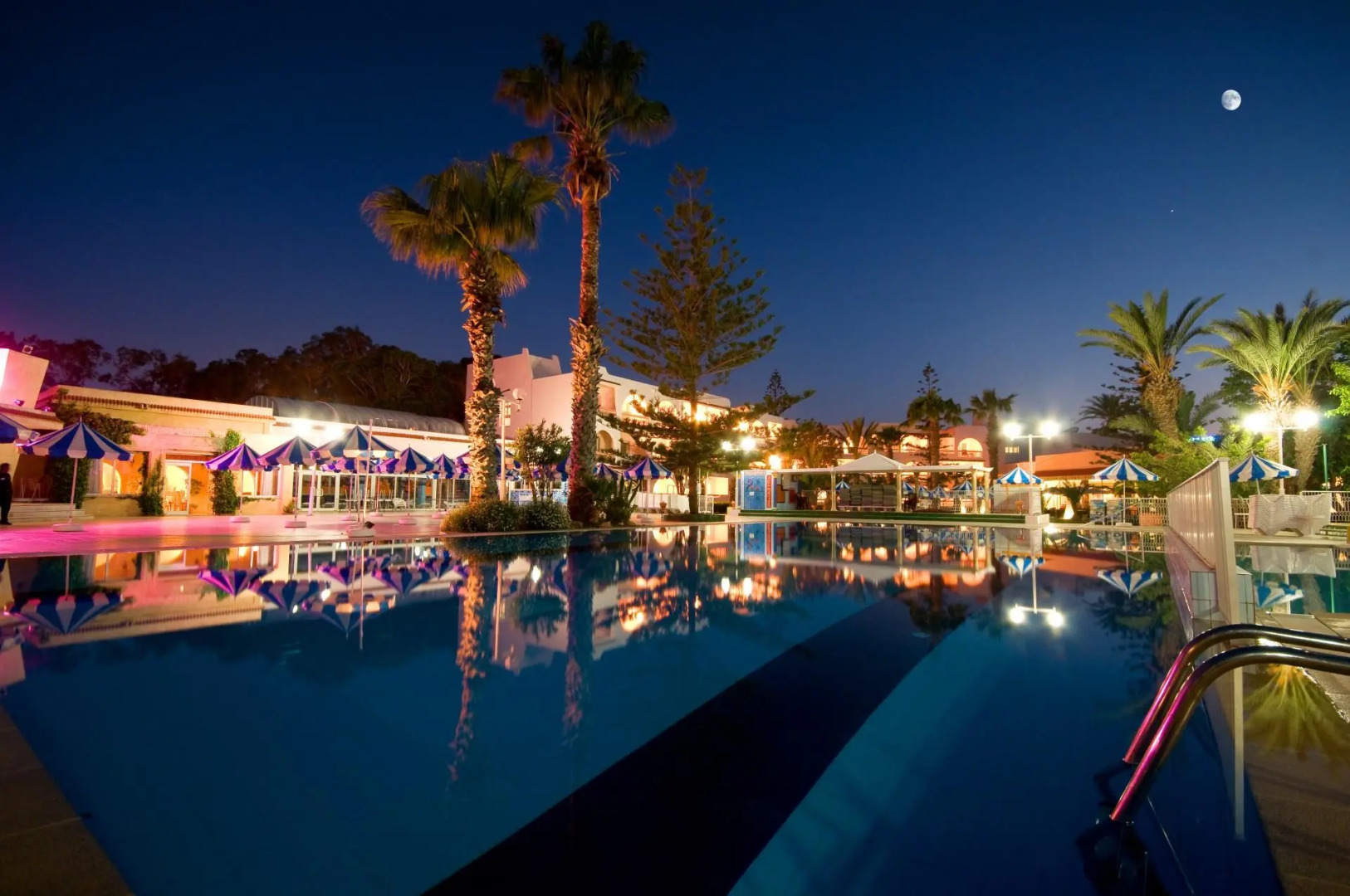 Abou Sofiane-Families & Couples Only