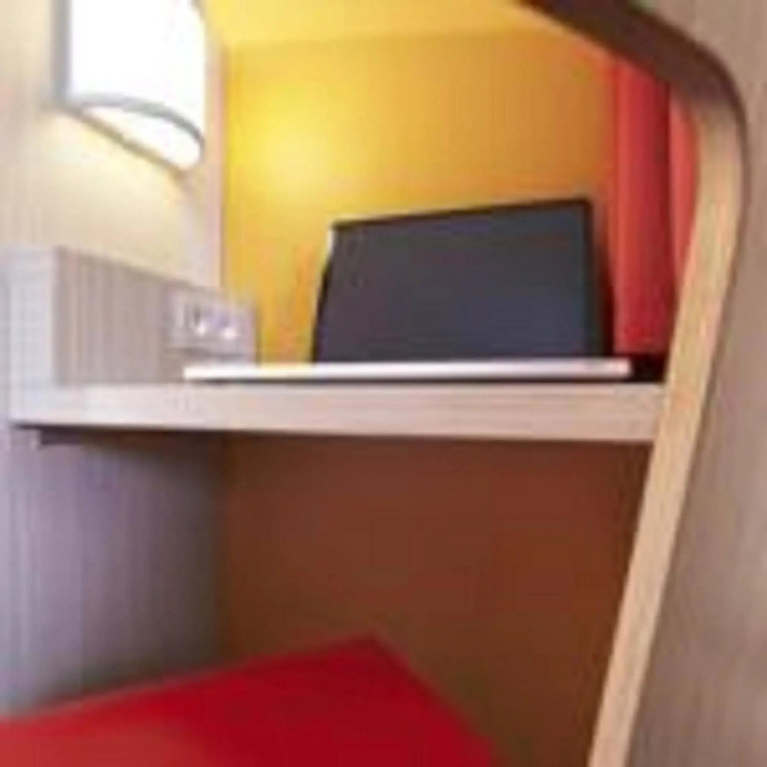 Première Classe Versailles - St Cyr l'Ecole