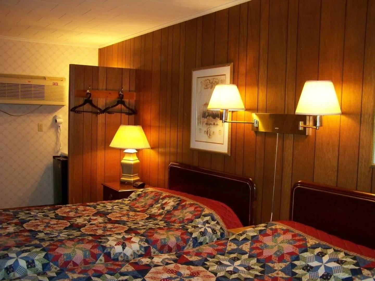 Golden Knight Inn and Suites