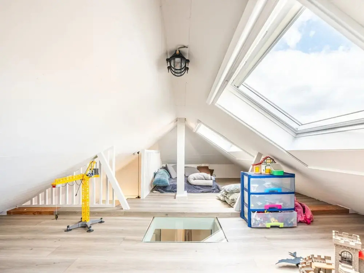 Villa Near Sea With BBQ and Play Attic