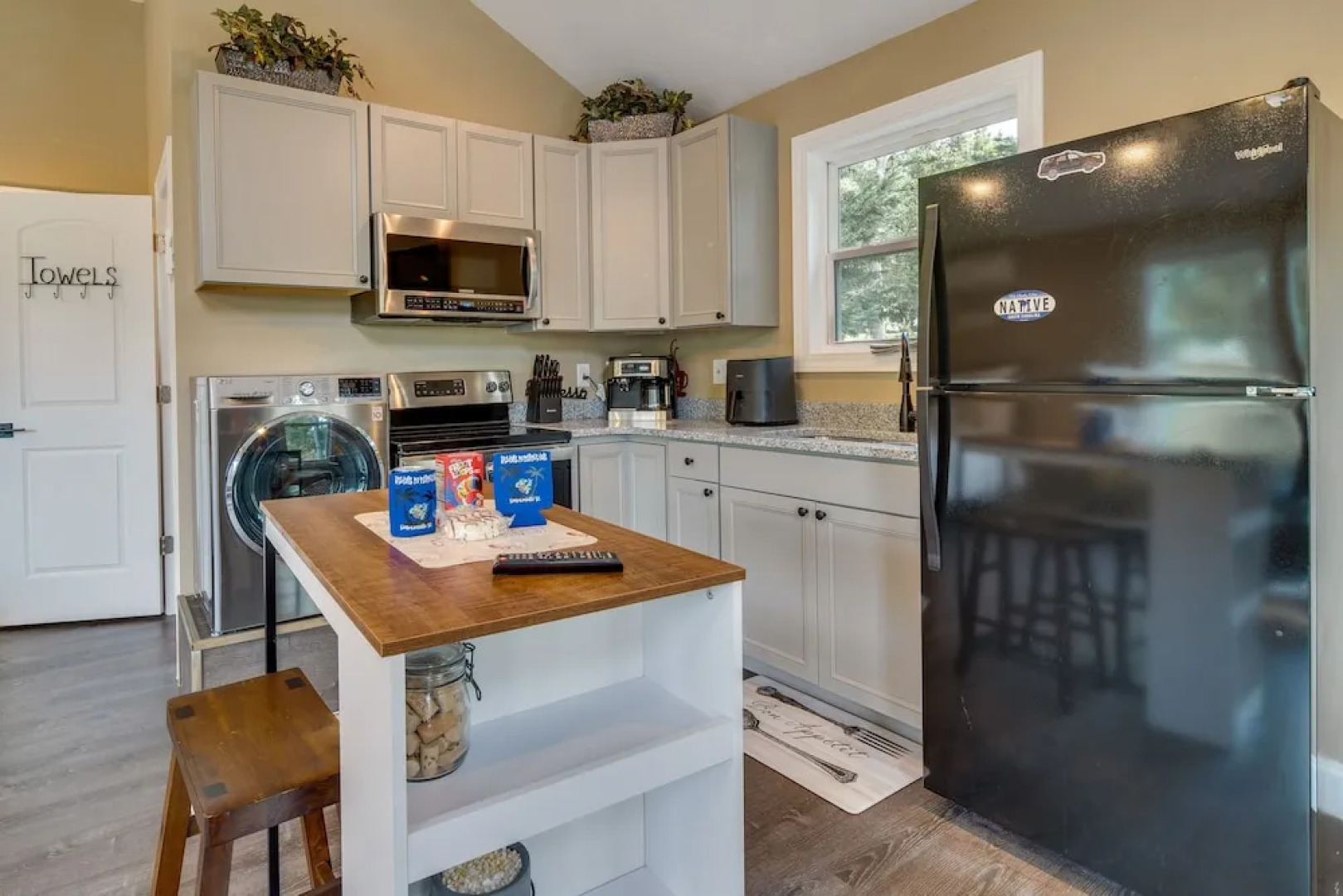 Peaceful Waterfront Studio 16 Mi to Greenville!