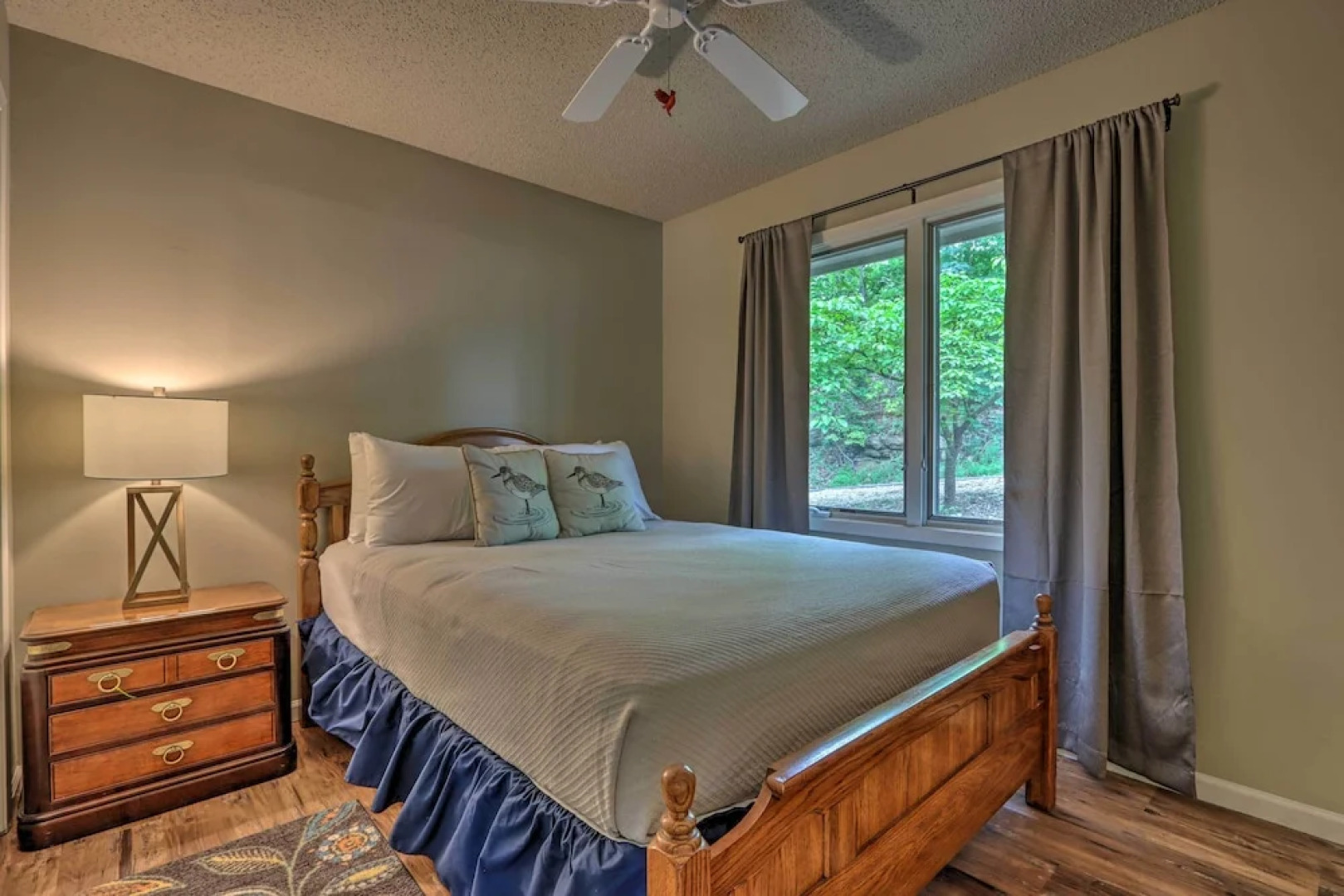 Lakefront Haven: Family-friendly Sunrise Beach Gem