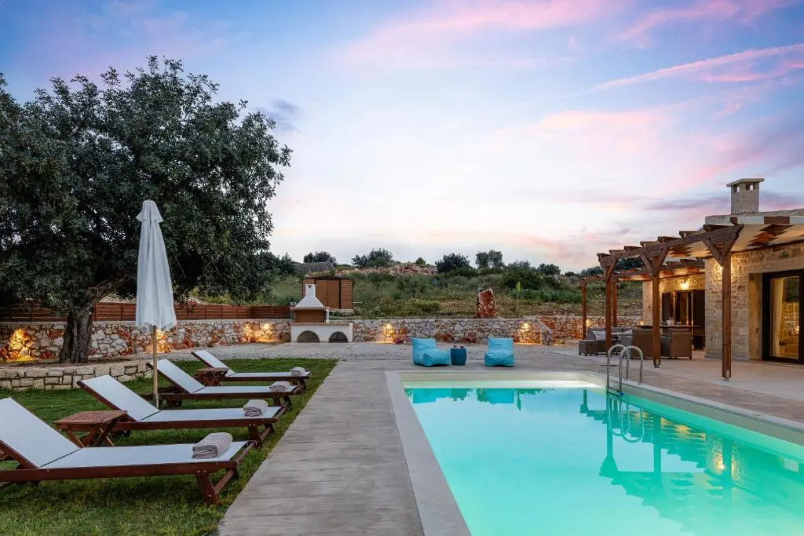 Unique Stonebuilt rural Retreat & private pool II