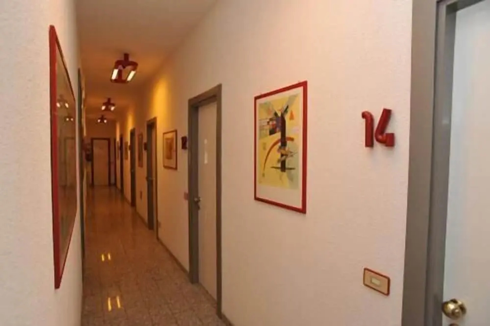 Hotel Crystal & Residence