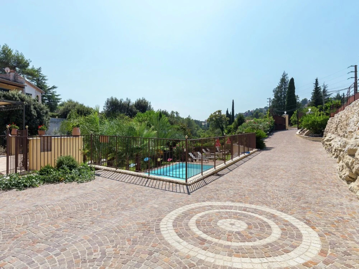 Magnificent Villa In Vence with Swimming Pool