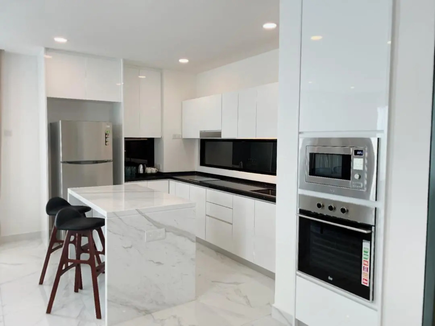 Gloria Residences Ion Delemen